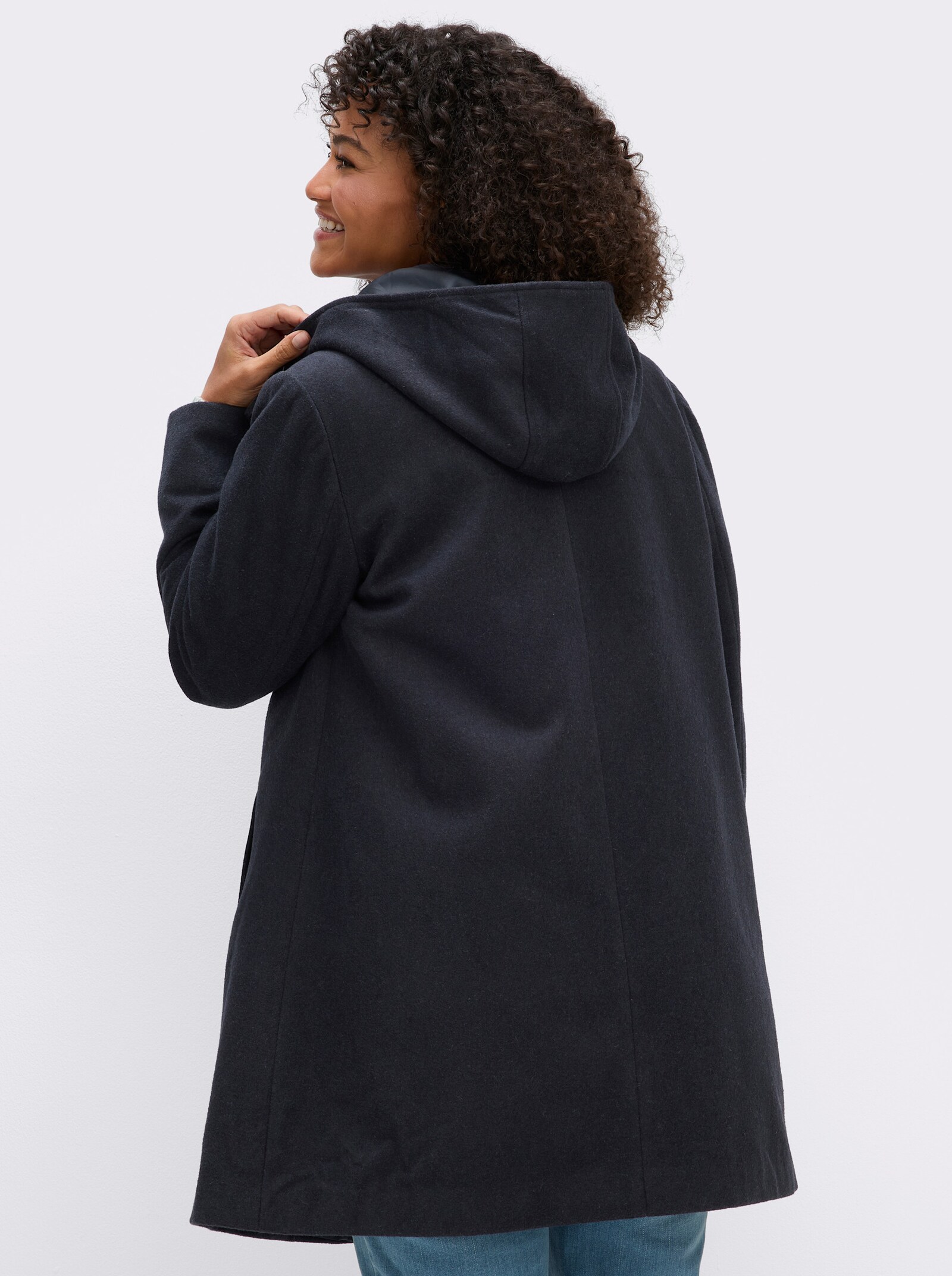 sheego Kapuzenjacke in A-Linie - tiefblau