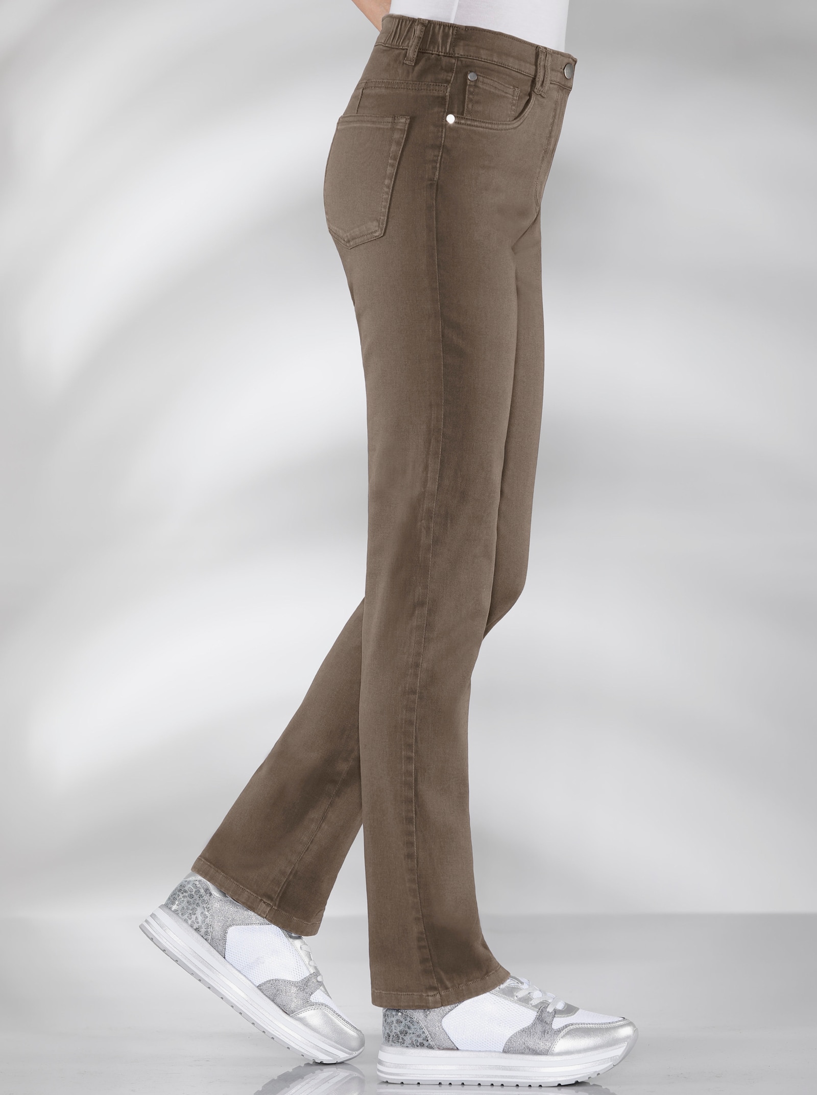 Stretchbroek met studs op de zakken - taupe
