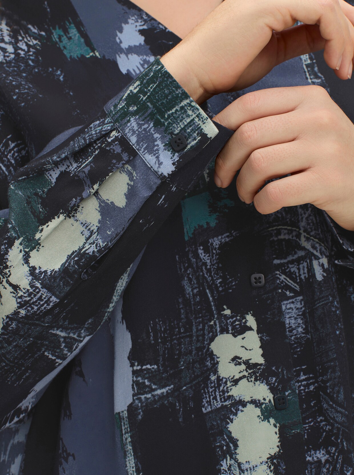 Langarmbluse aus reiner Viskose, bedruckt - ecru-dunkelblau-bedruckt