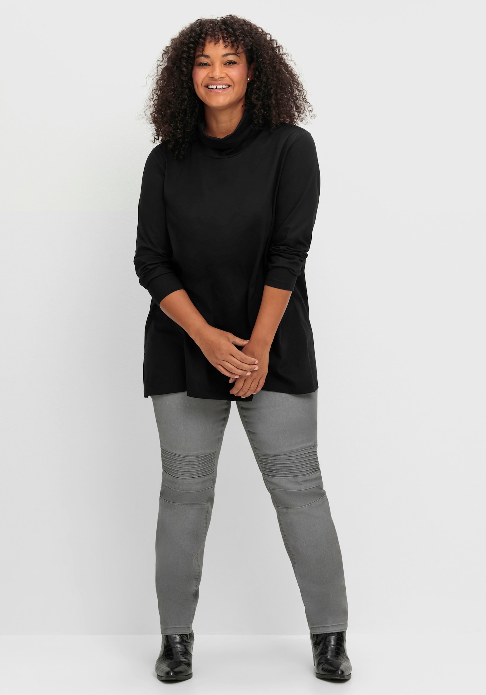 sheego Ajourpullover in lichte A-lijn - zwart