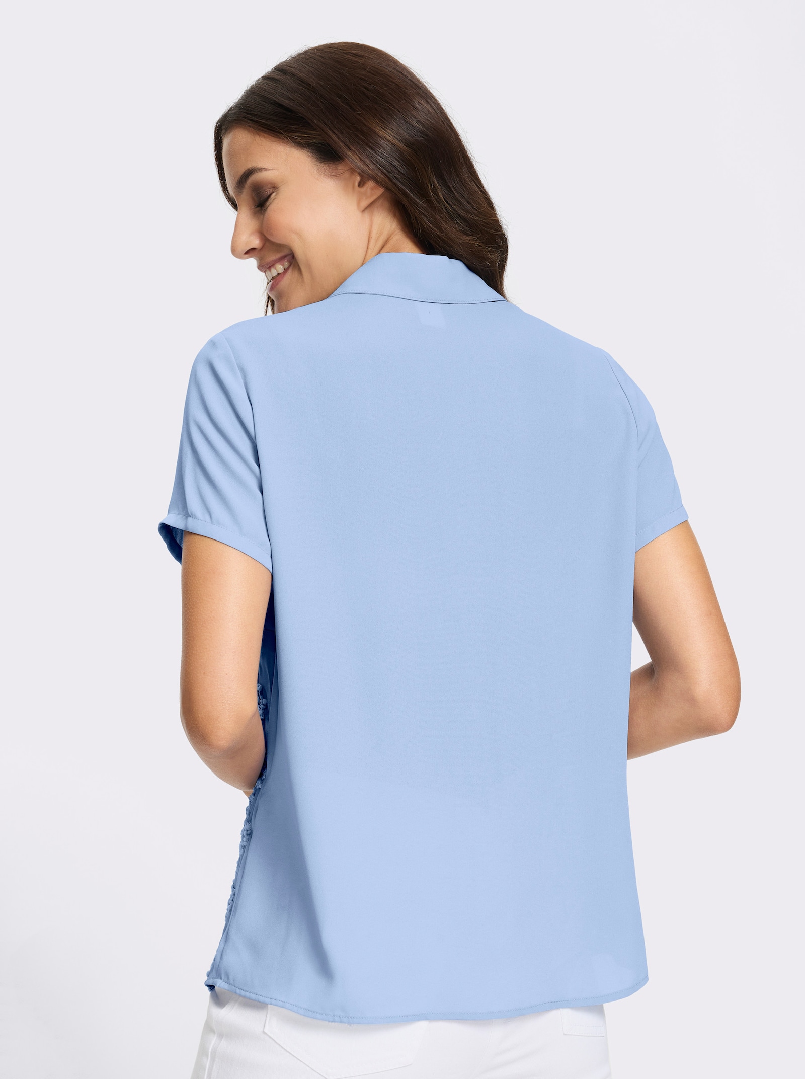 Kurzarm-Bluse mit Blüten-Stickerei - bleu