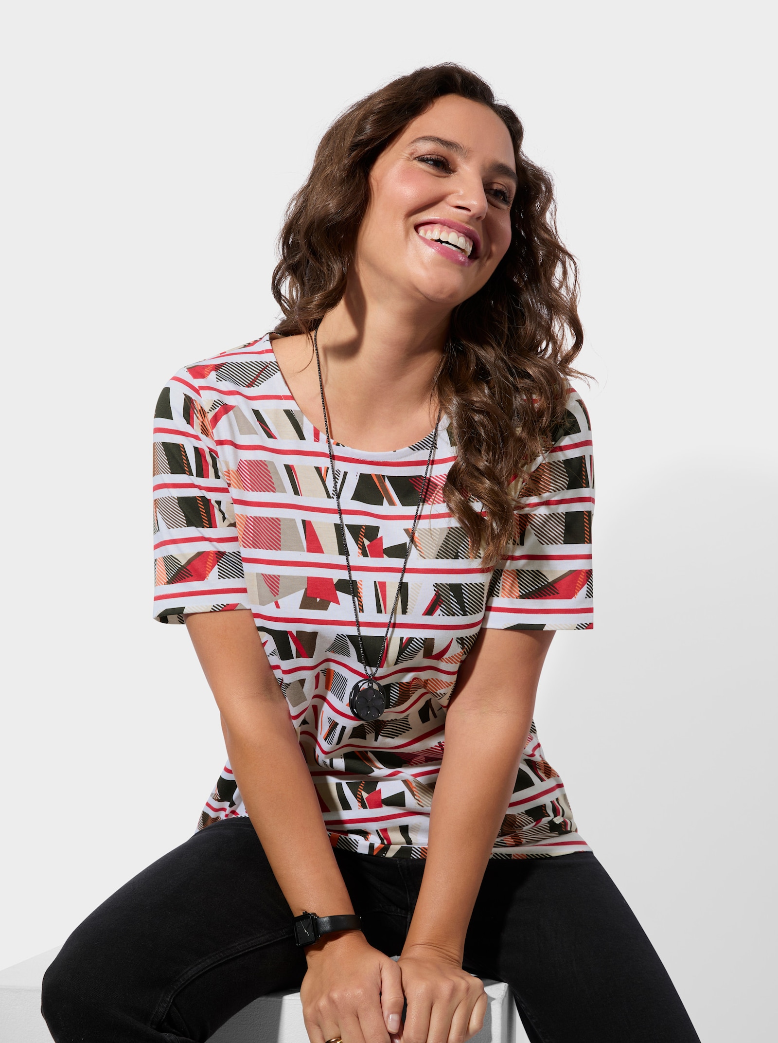 Rundhalsshirt aus reiner Baumwolle - erdbeere-taupe-bedruckt