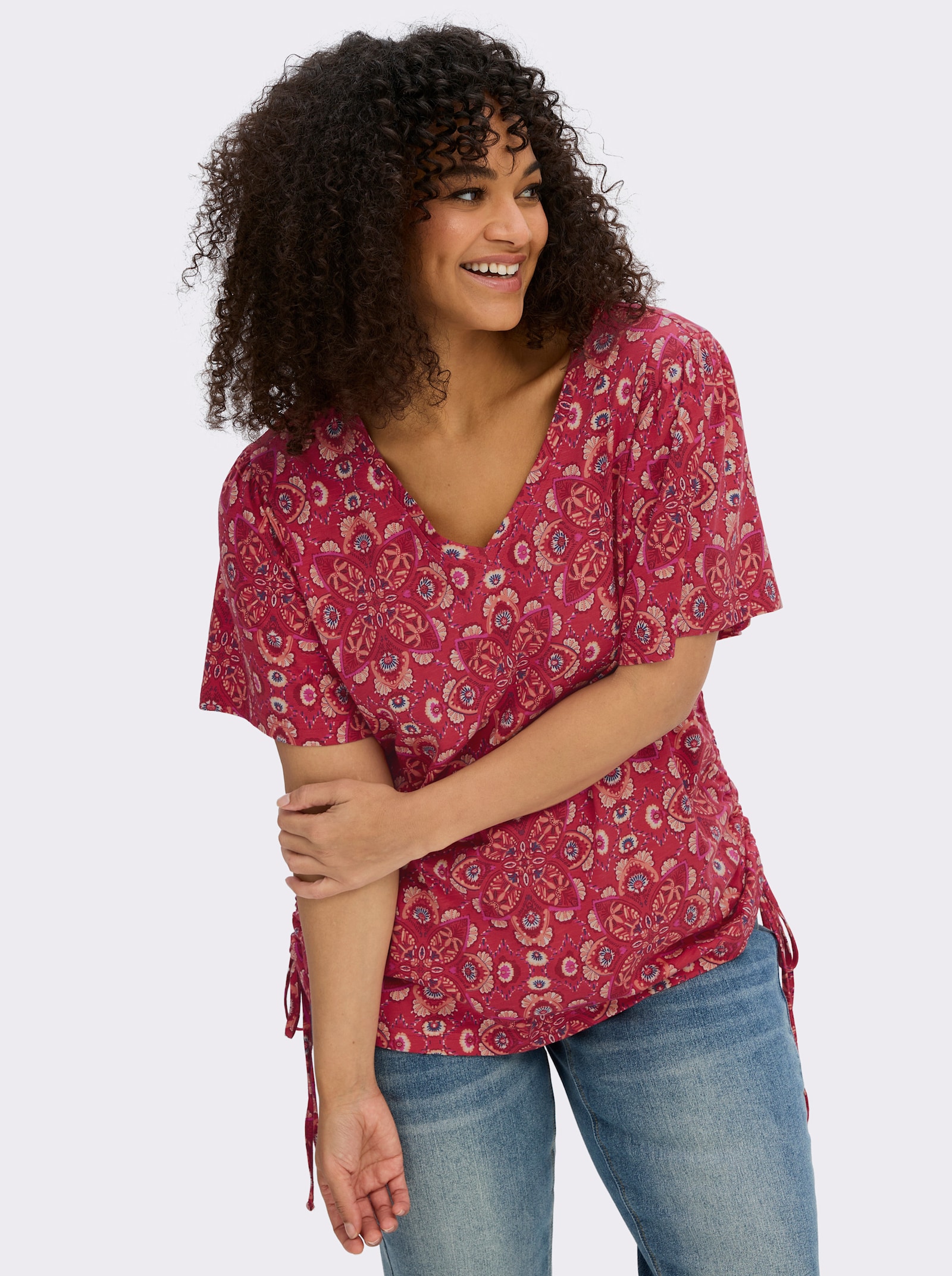 sheego by Joe Browns T-Shirt mit seitlicher Raffung - rot-koralle-gemustert