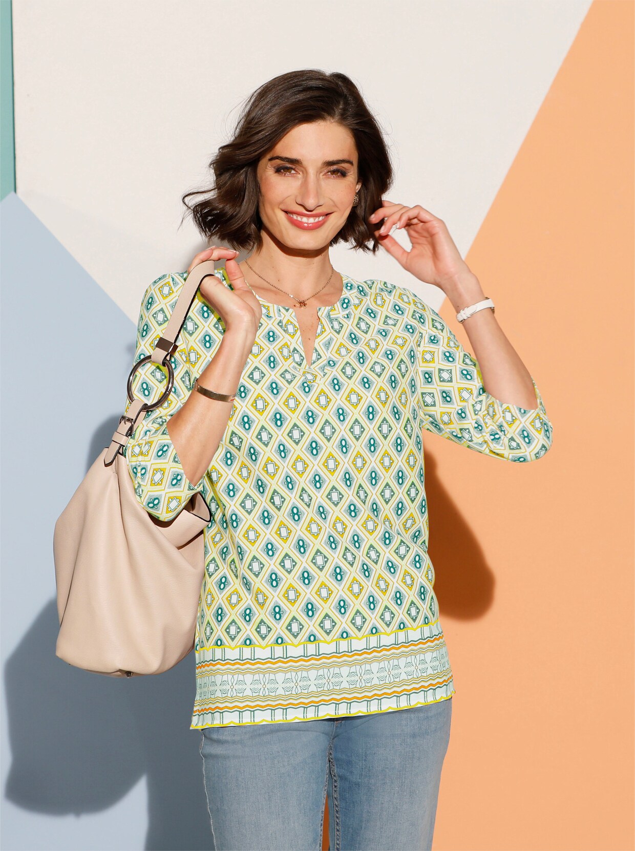 Comfortabele blouse - aquapetrol/citroen bedrukt