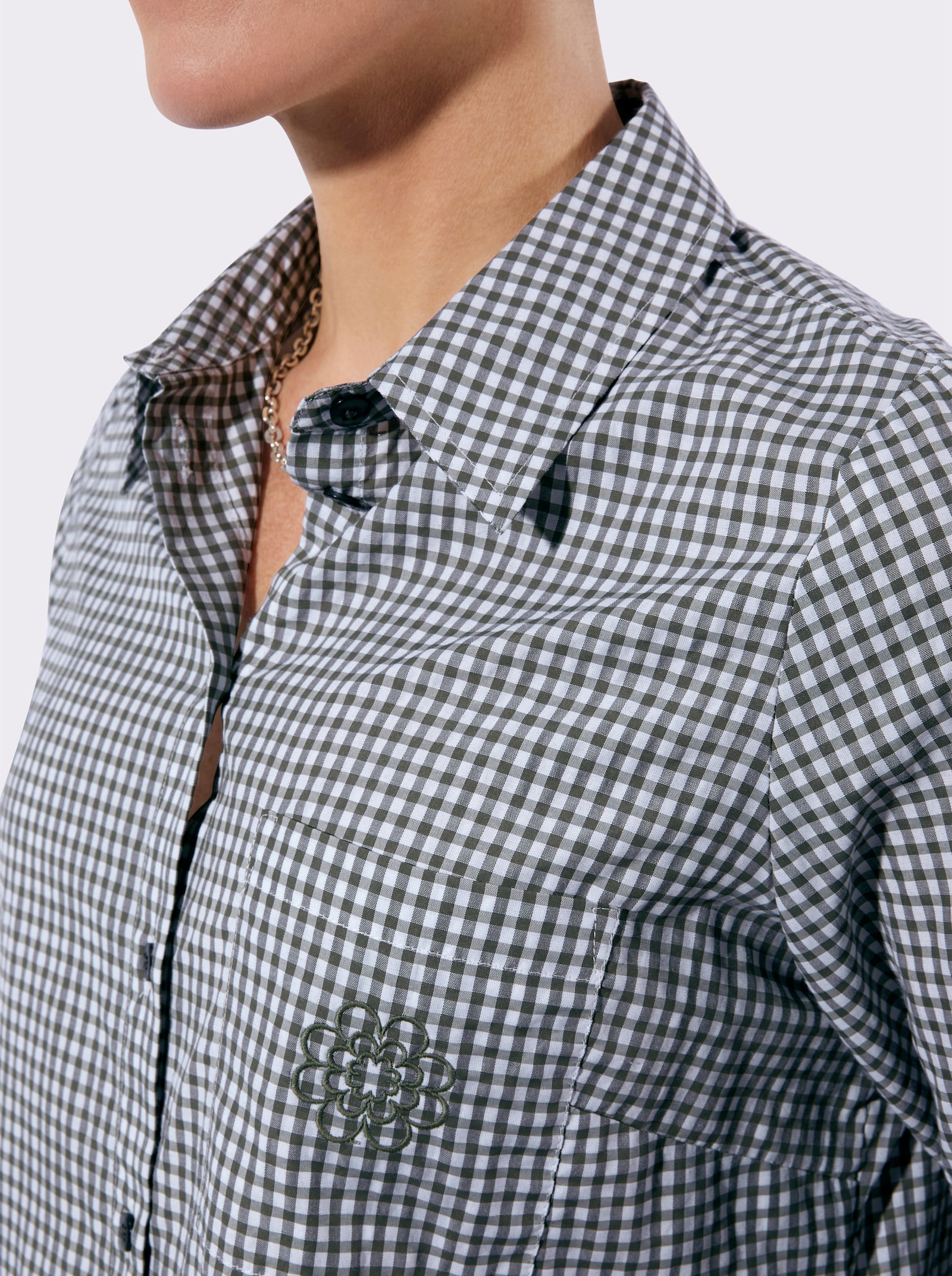 Lange blouse in onderhoudsarme materiaalmix - zwart/wit geruit