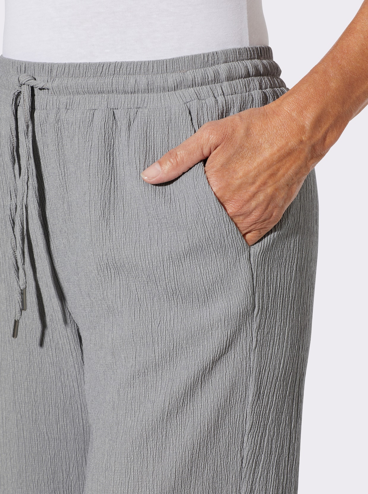 Bermudas in Crinkle-Qualität - steingrau