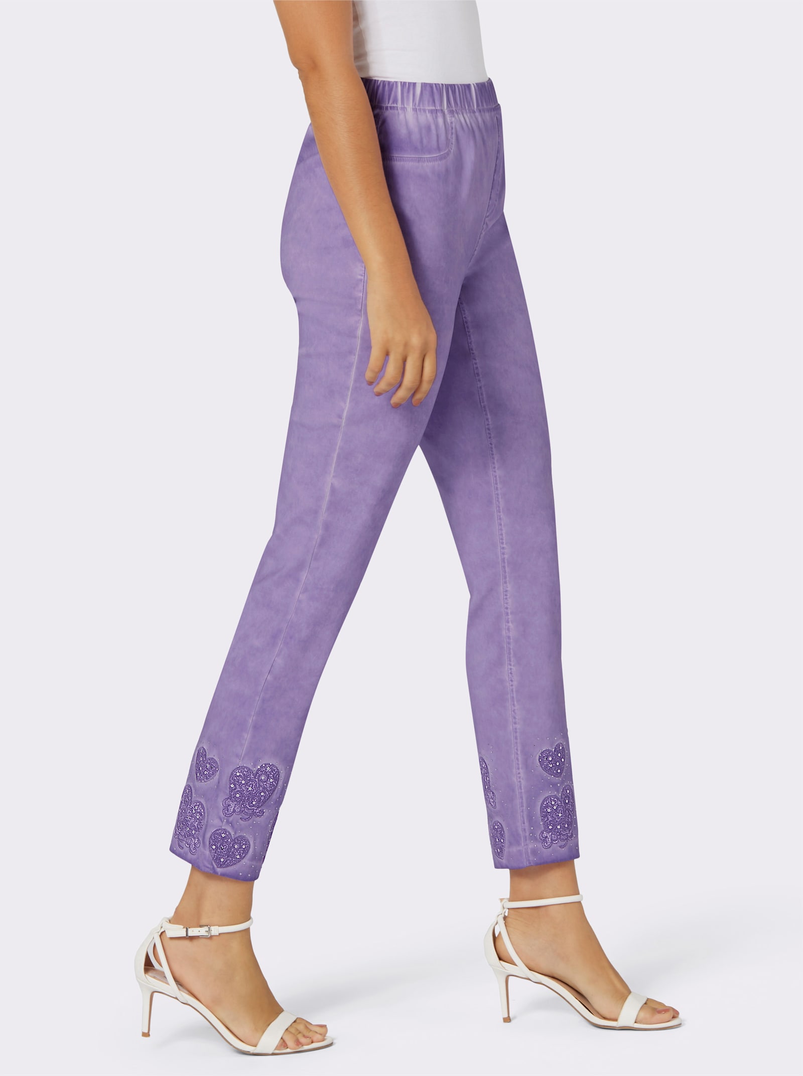 Hose mit Herz-Stickerei - lavendel