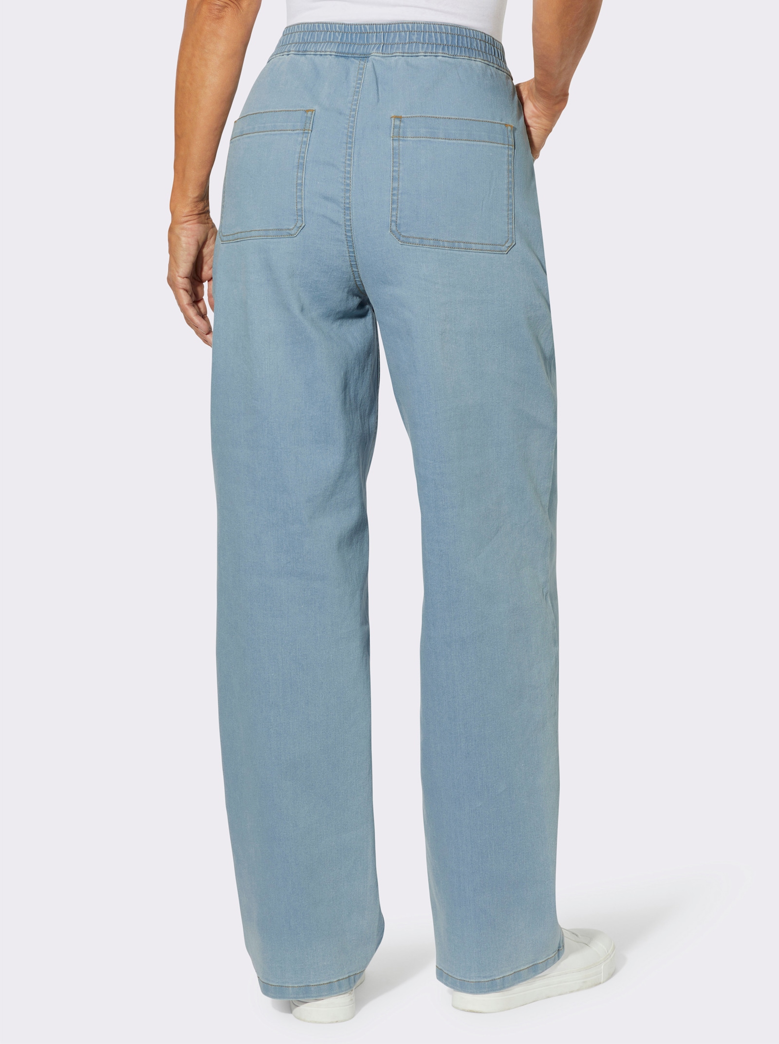 Jeans mit weit geschnittenen Beinen - blue-bleached