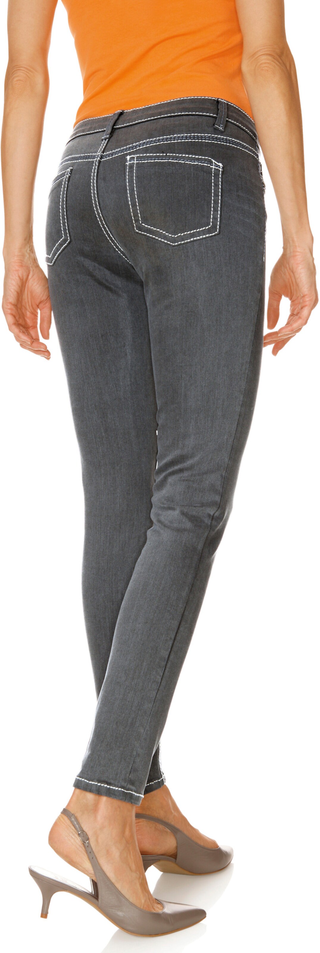 Comfort günstig Kaufen-Jeans in grey denim von heine. Jeans in grey denim von heine <![CDATA[Jeans Lässig im angesagten Boyfriend-Style, mit modischen Destroyed-Effekten. Mit geradem Bein und Eingrifftaschen. Passperfekte Stretchqualität. Comfort Fit. Leicht vertiefte Leibhö