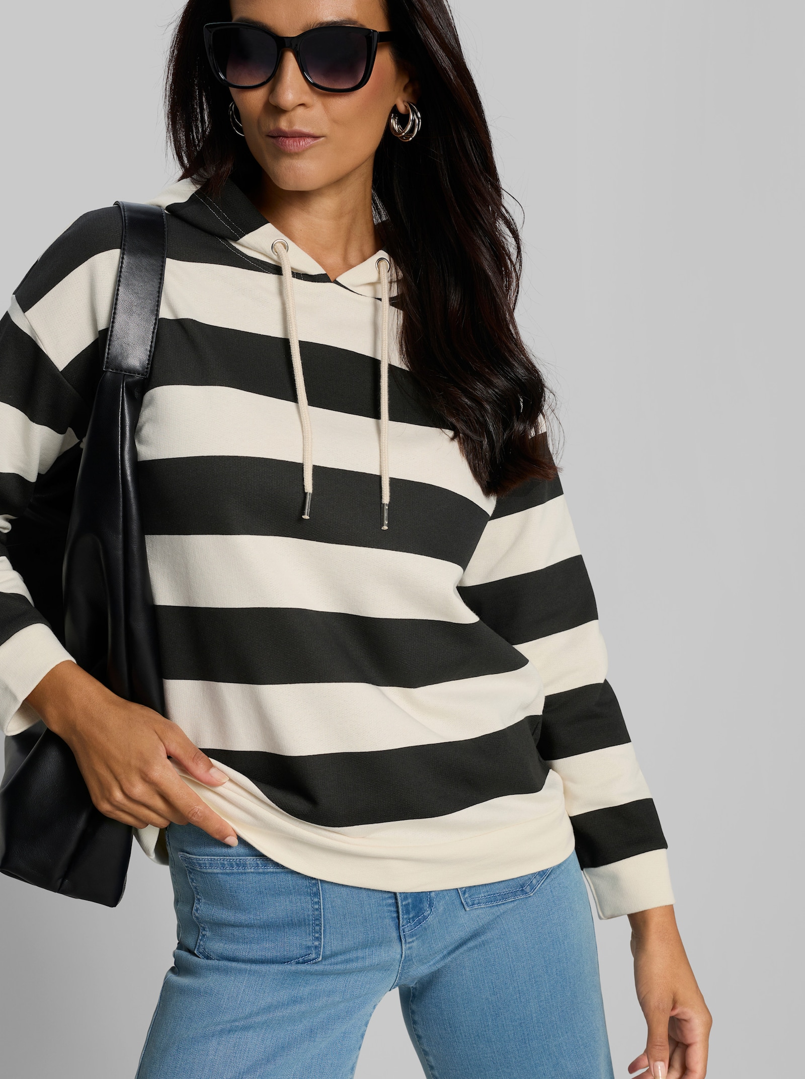 heine Hoodie mit Blockstreifen - champagner-schwarz-geringelt