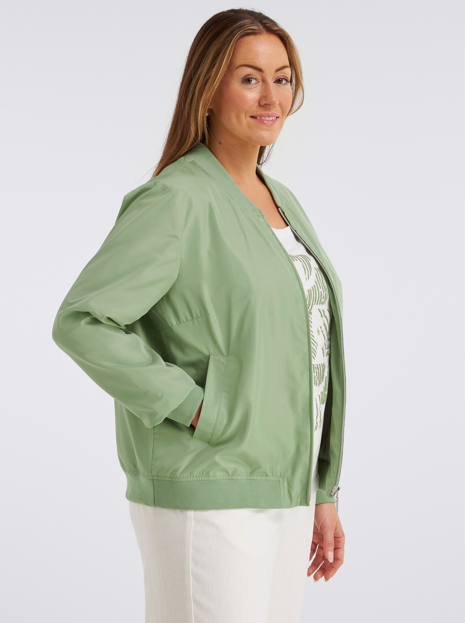 sheego Blouson met subtiele glans - eucalyptus