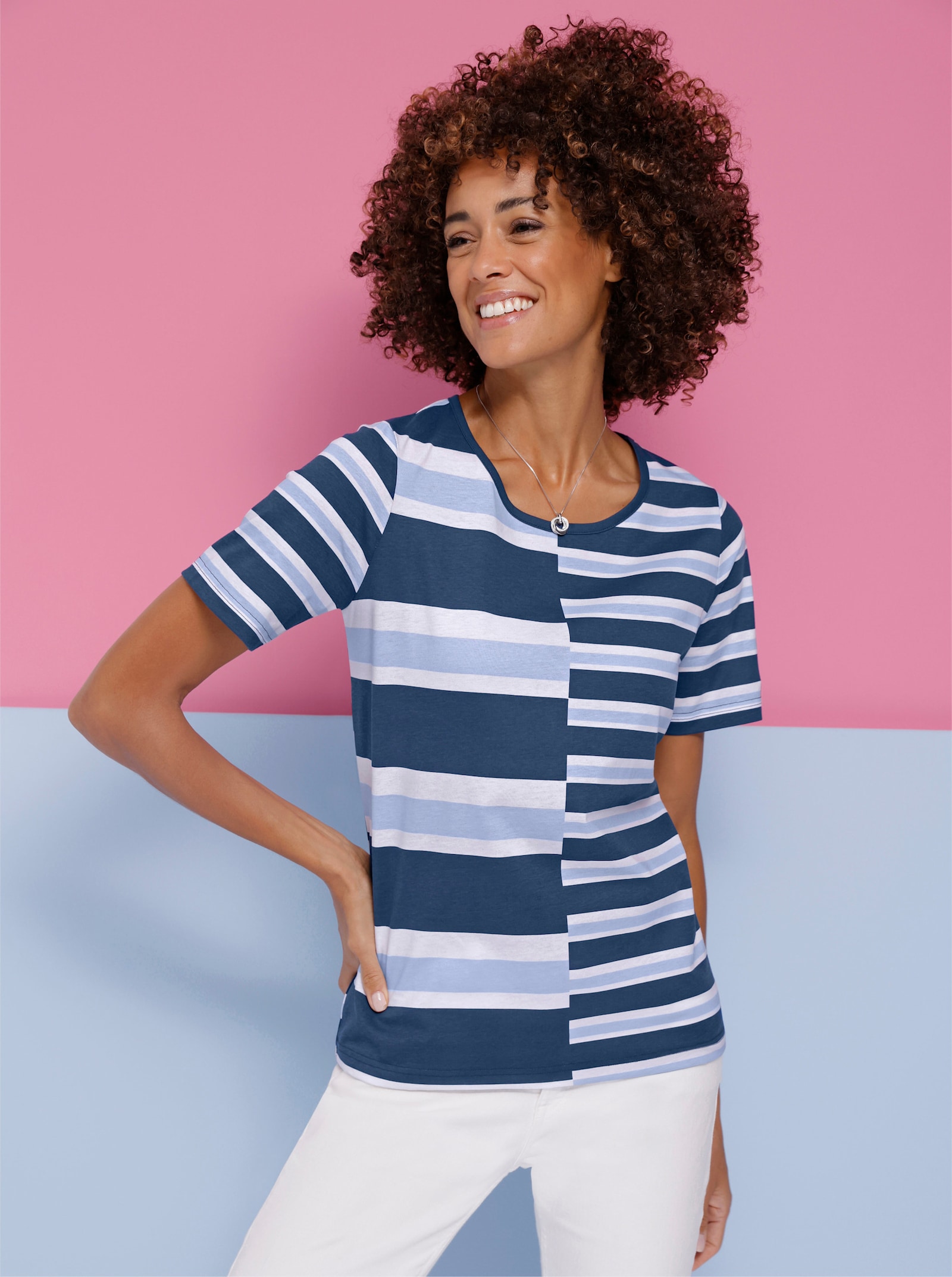 Rundhalsshirt mit Streifenmuster - weiss-dunkelblau-bedruckt