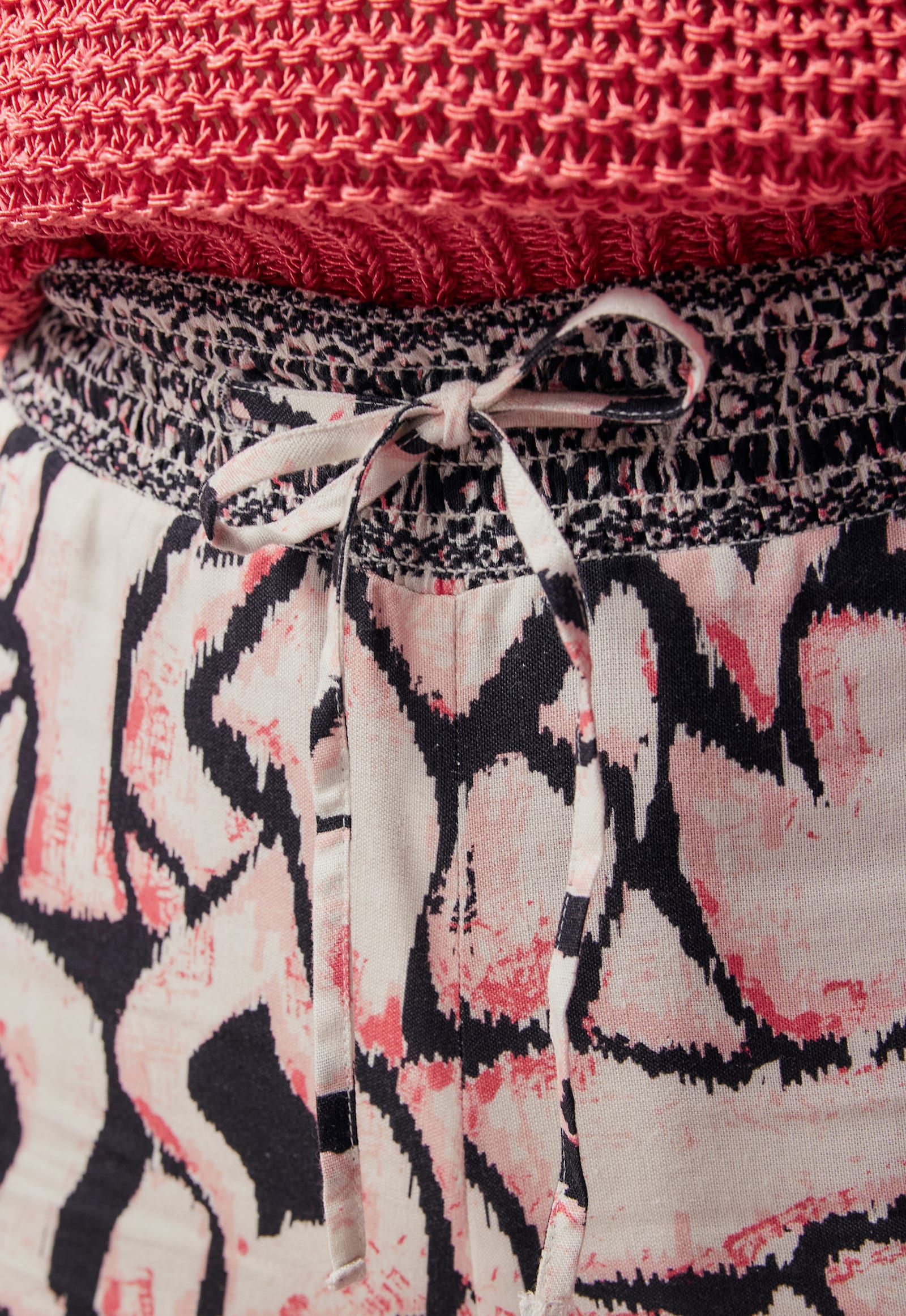 heine Schlupfhose mit Leinen - grapefruit-schwarz-bedruckt