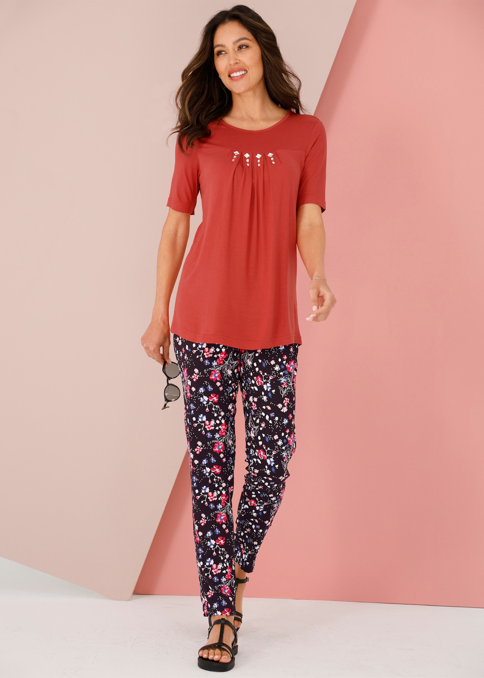 Shirt met korte mouwen en siersteentjes, pure viscose - aardbei