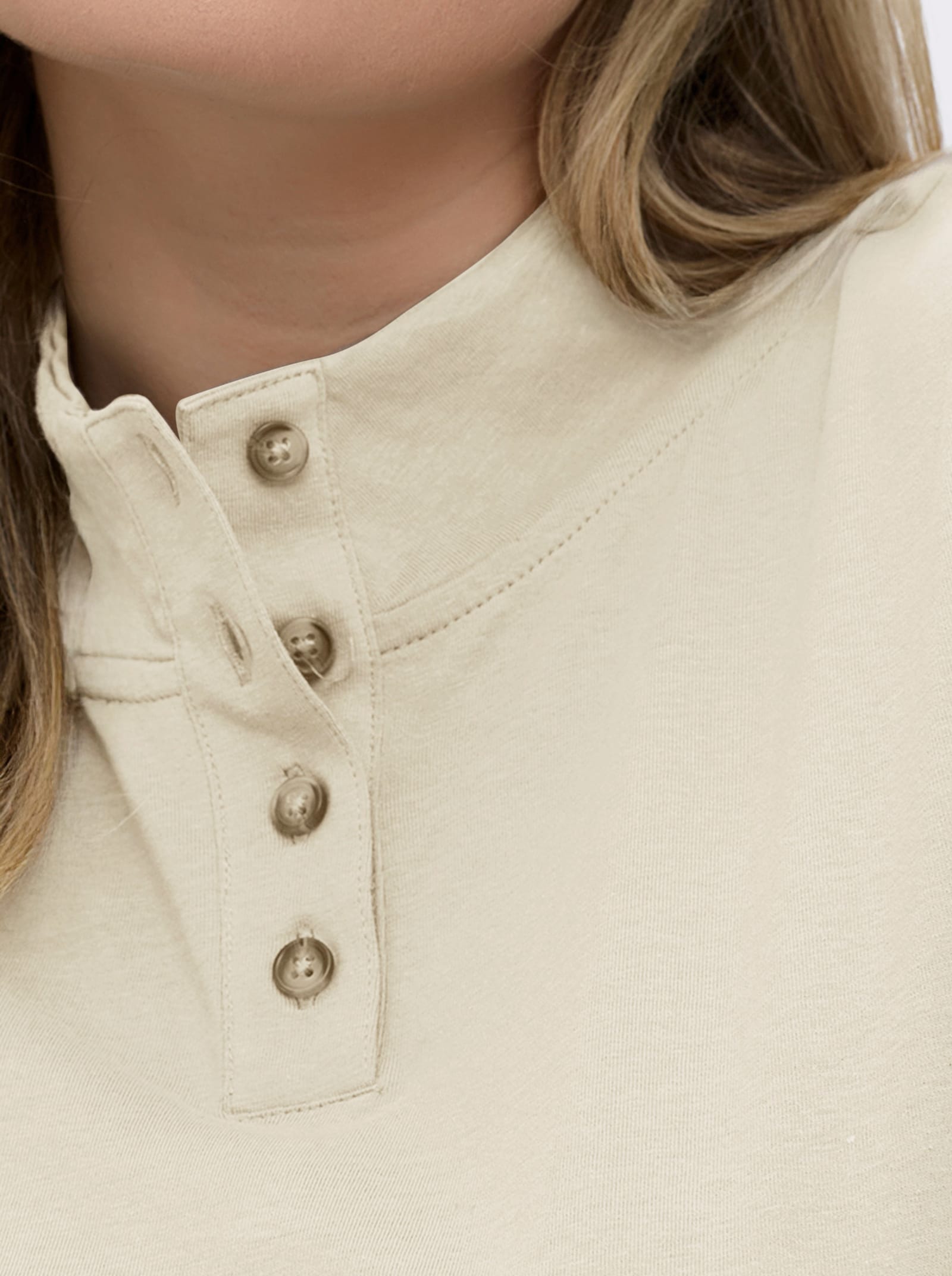 Stehkragenshirt mit Schmuckknöpfen - champagner