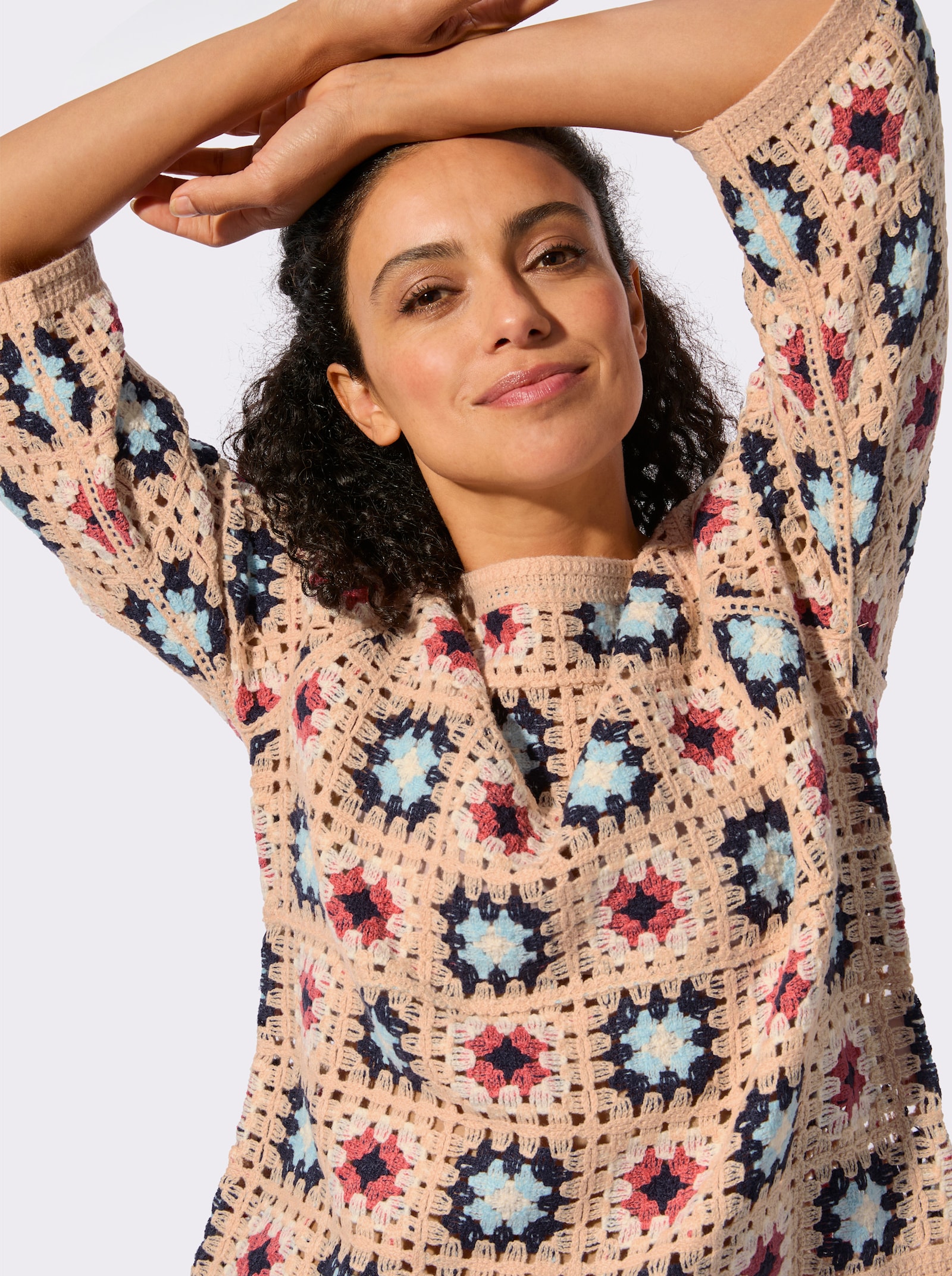 Pullover in Häkel-Optik - apricot-koralle-gemustert