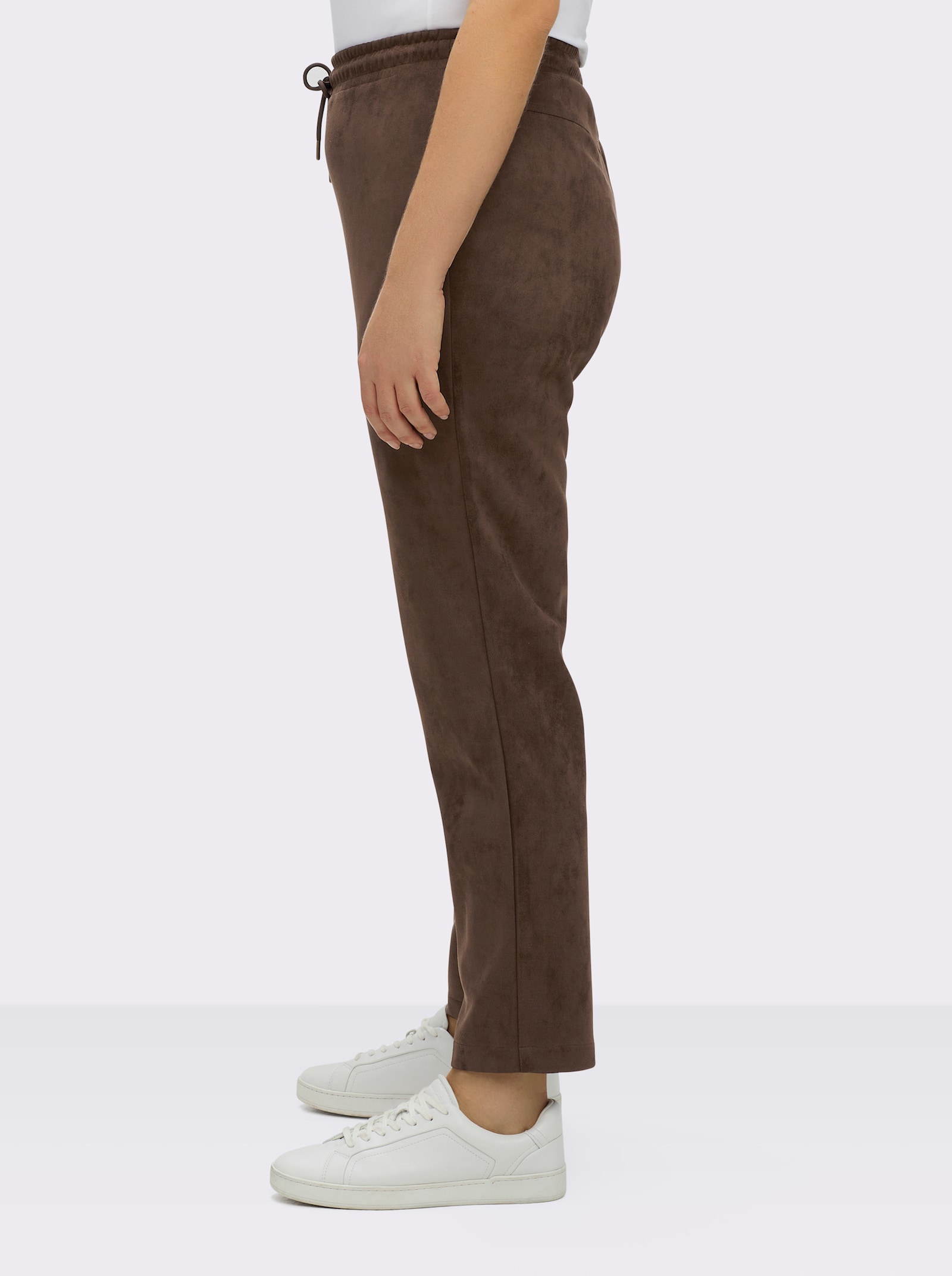 sheego Schlupfhose in Velourslederoptik - schoko