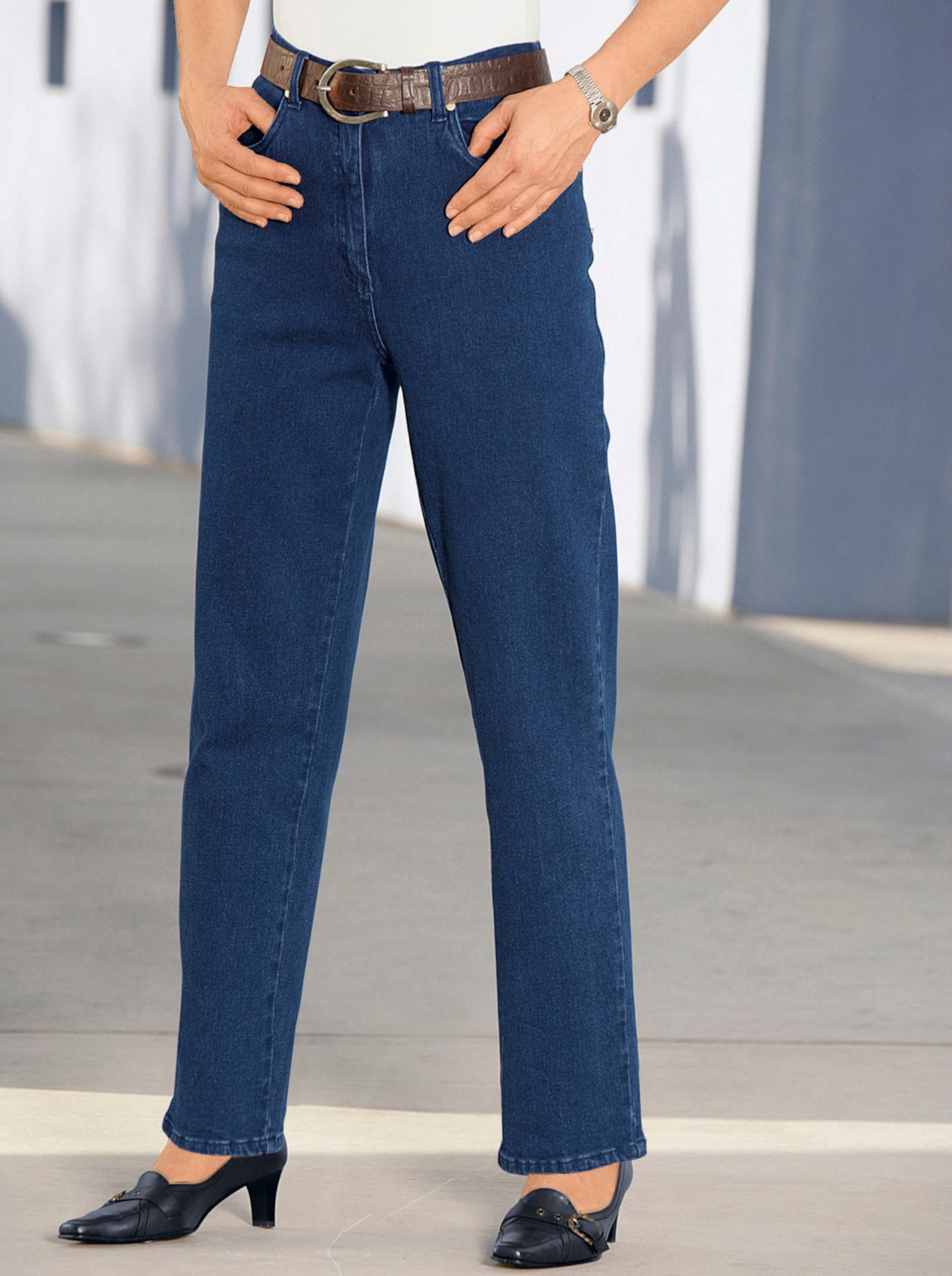 Jeans mit abgerundeten Taschen - blue-stone-washed