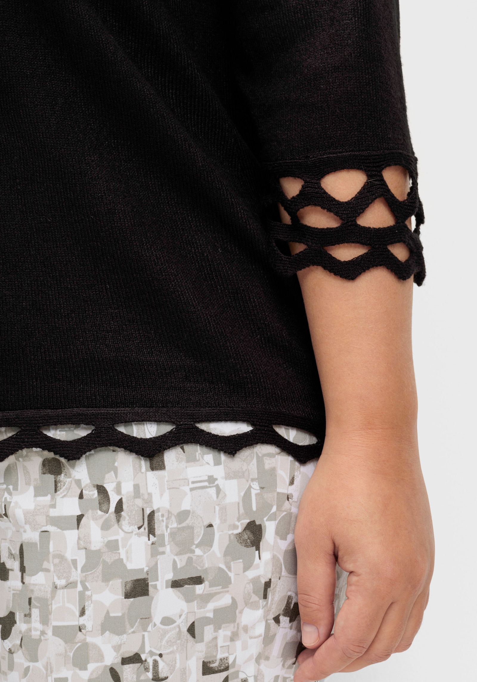 3/4 Arm-Pullover mit Zierborte - schwarz