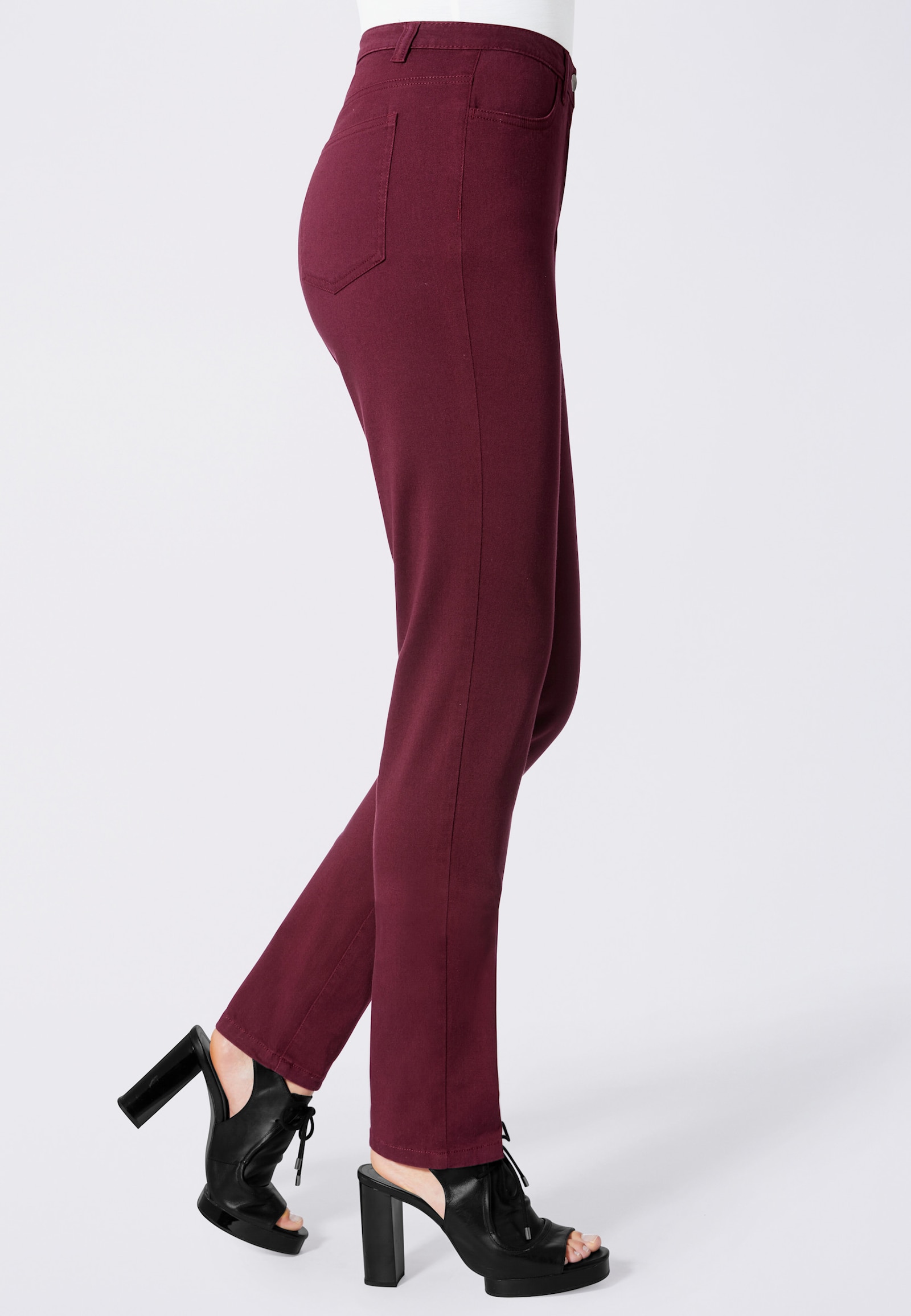 Stretchbyxa med smal benvidd - bordeaux