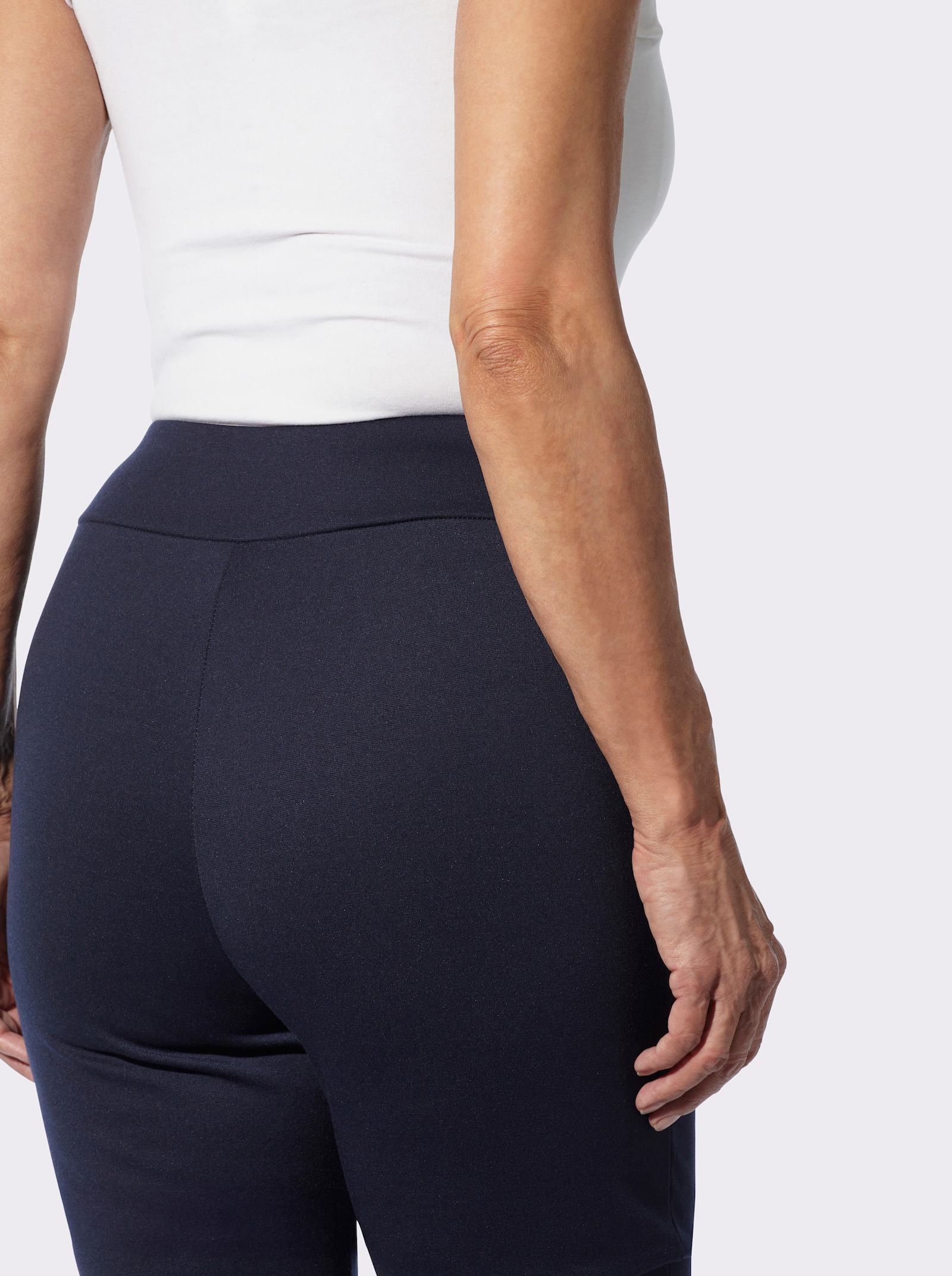 Freizeithose mit Biesenverzierung - marine