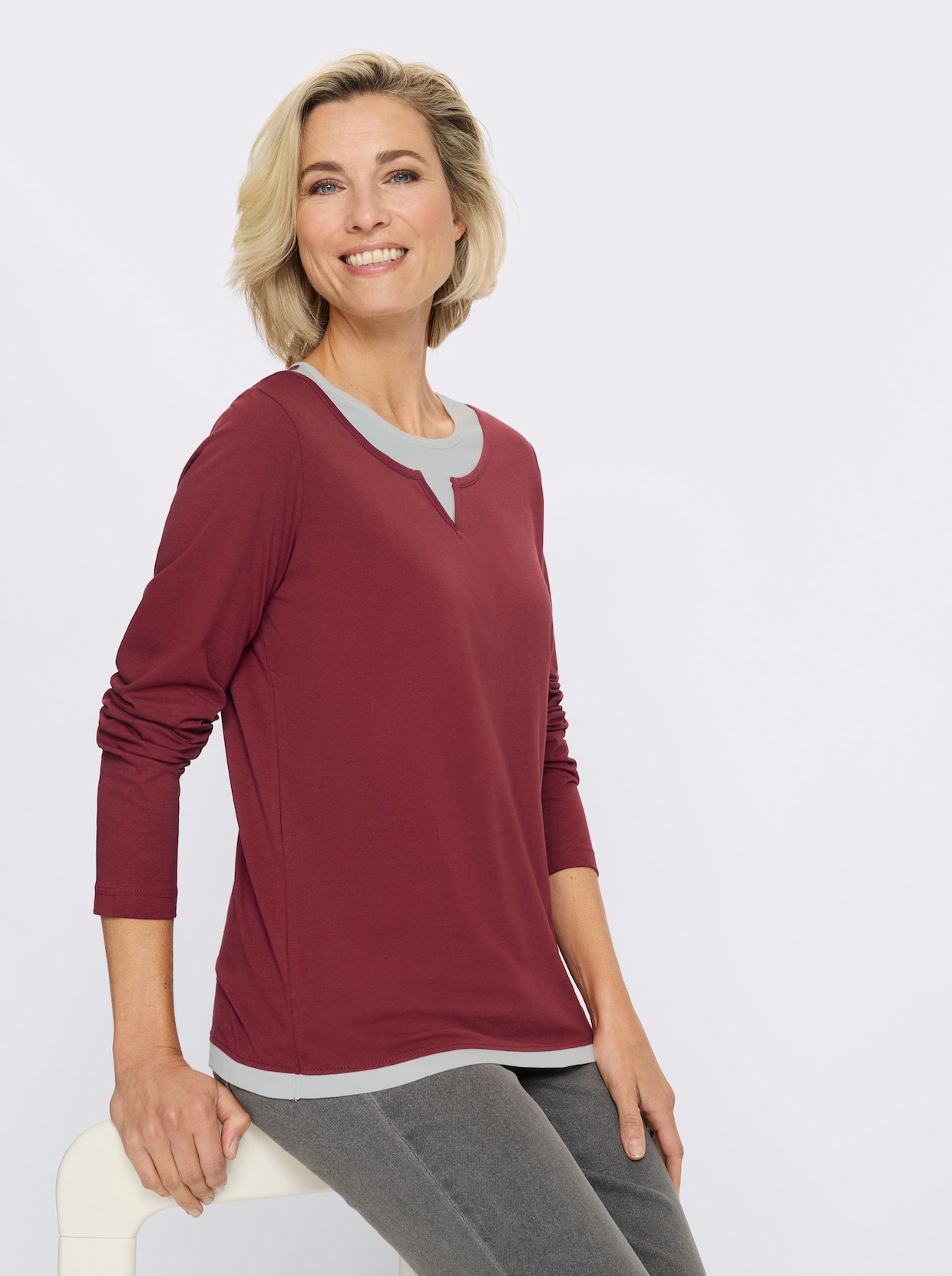 2-in-1-Shirt mit kontrastfarbenen Einsätzen - dunkelrot