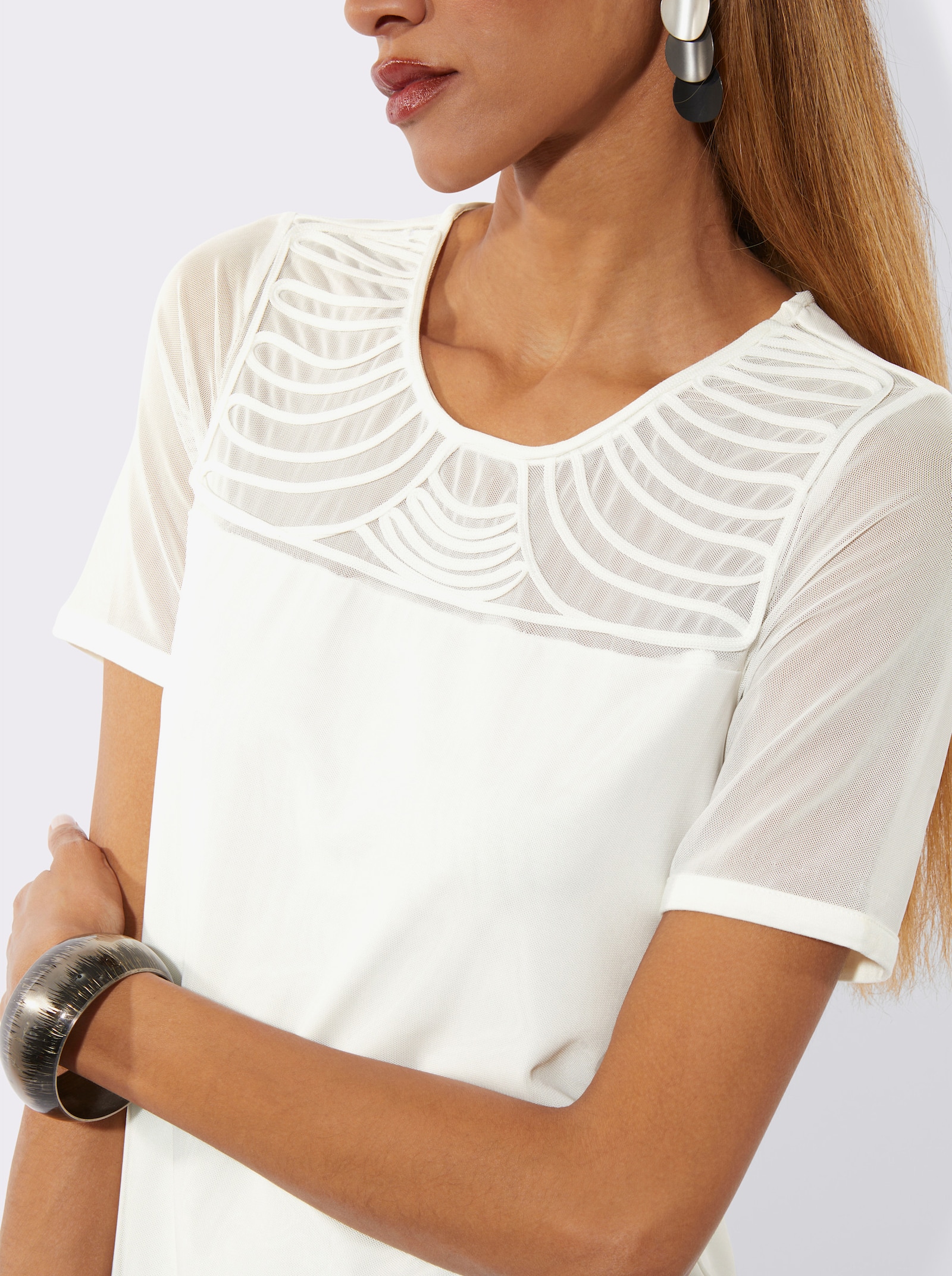 Kurzarmshirt mit Bändchen-Verzierung - ecru