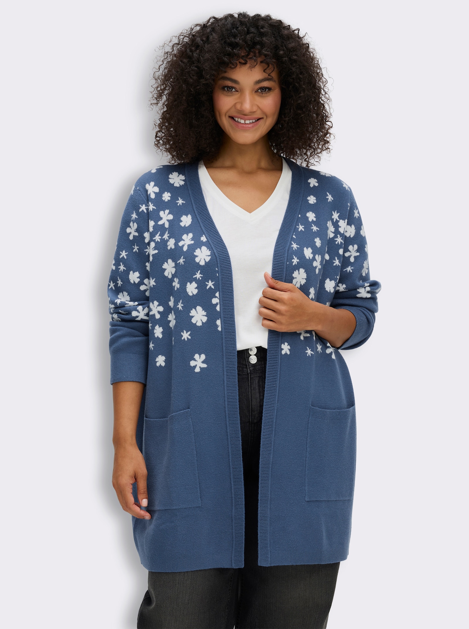 sheego Longstrickjacke mit Jacquard-Blüten - rauchblau-weiß-gemustert