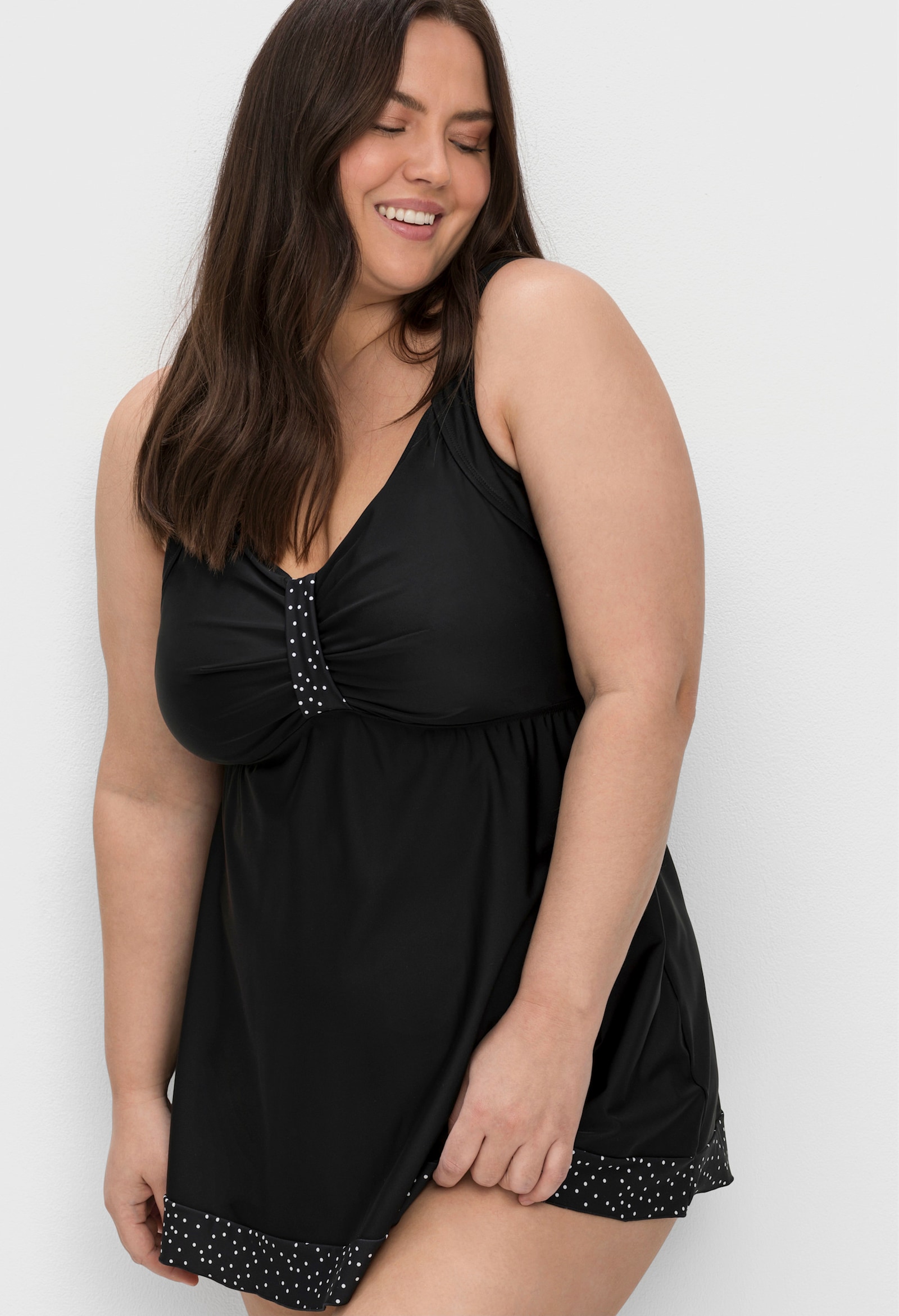 sheego Tankini-Oberteil mit Pünktchenprint - schwarz gepunktet