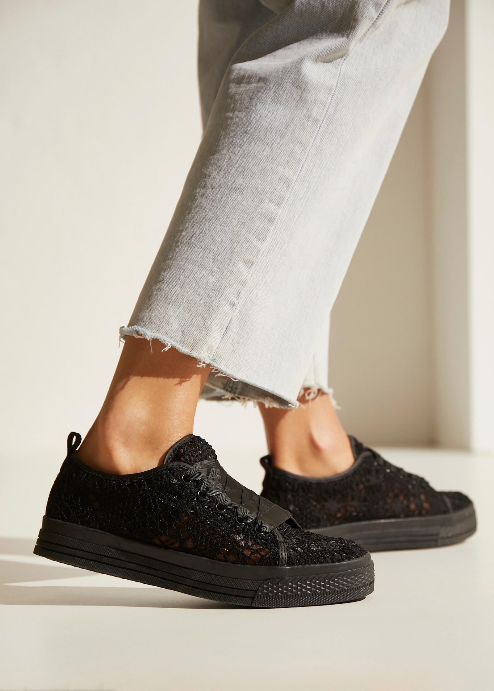 LASCANA Sneaker - schwarz