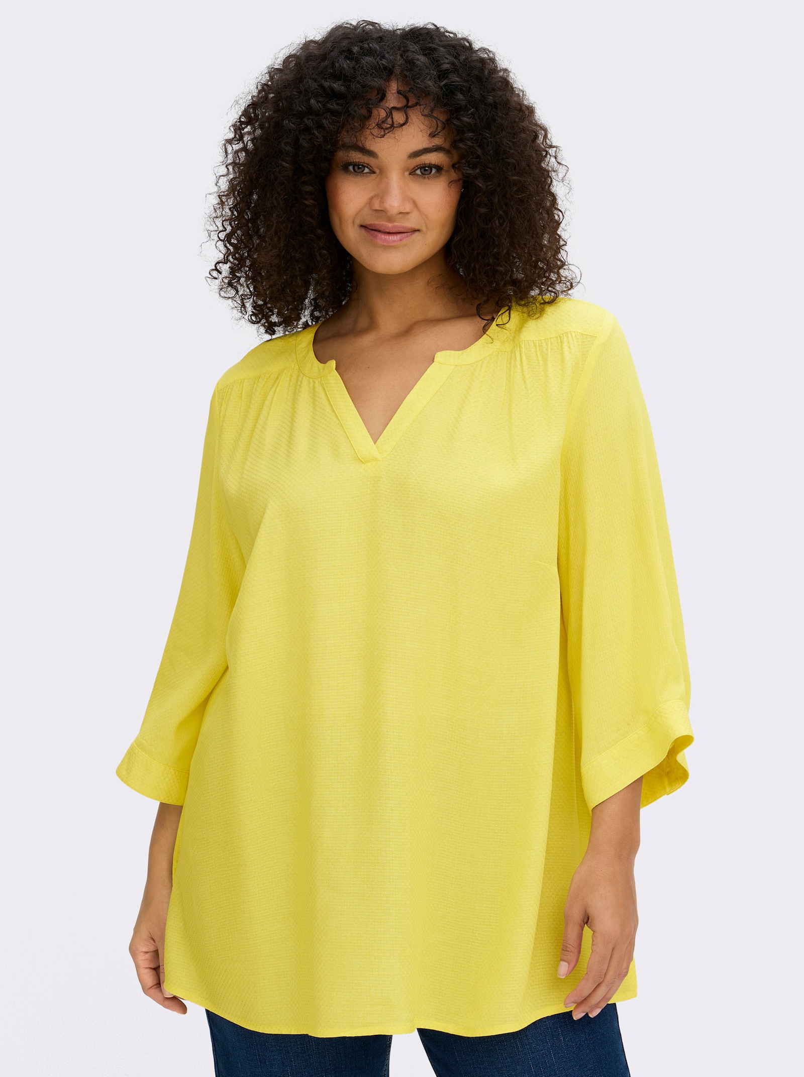 sheego Tunika mit Rundhalsausschnitt und V-Schlitz - limone