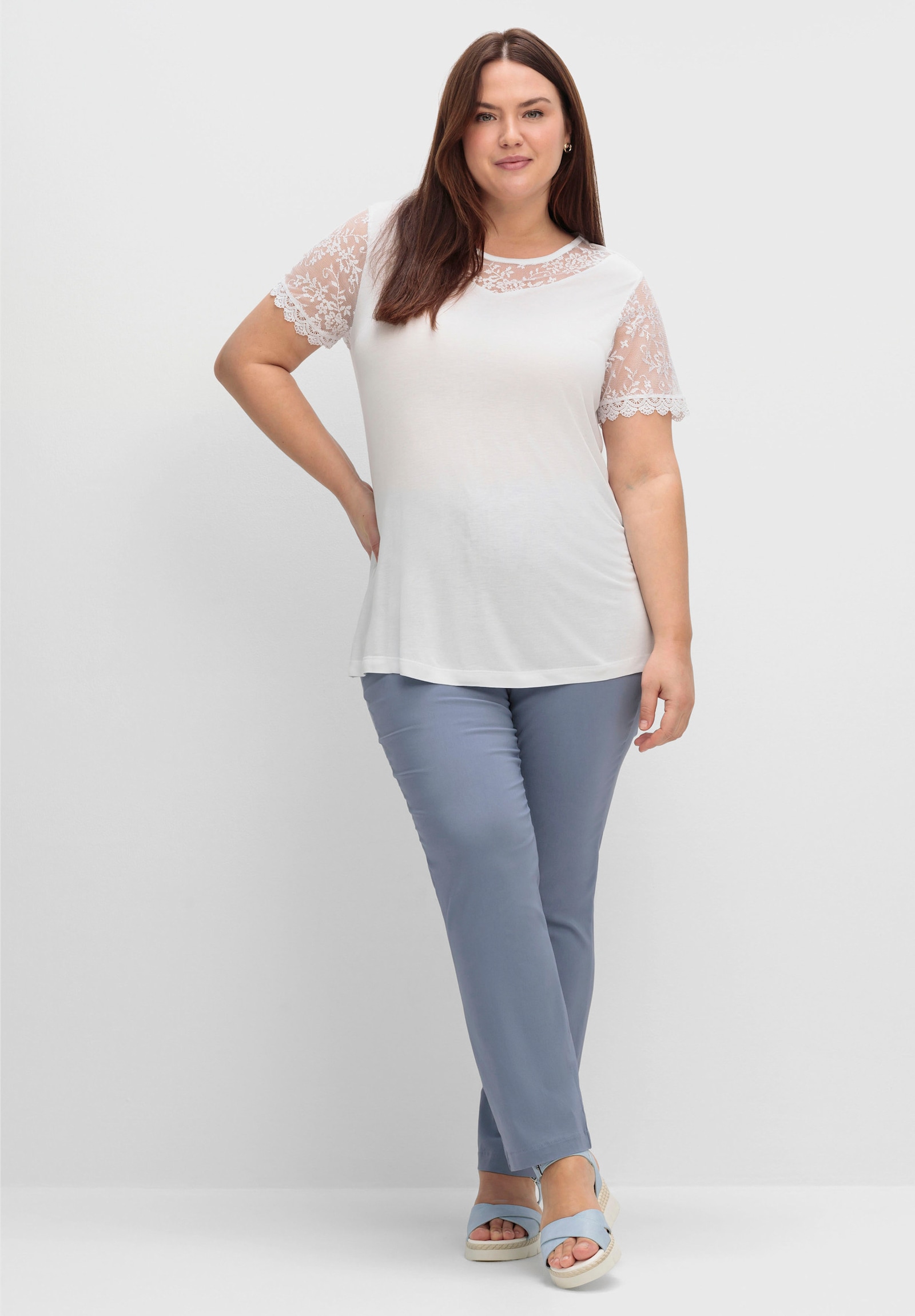 Spitzenshirt aus reiner Viskose - weiß