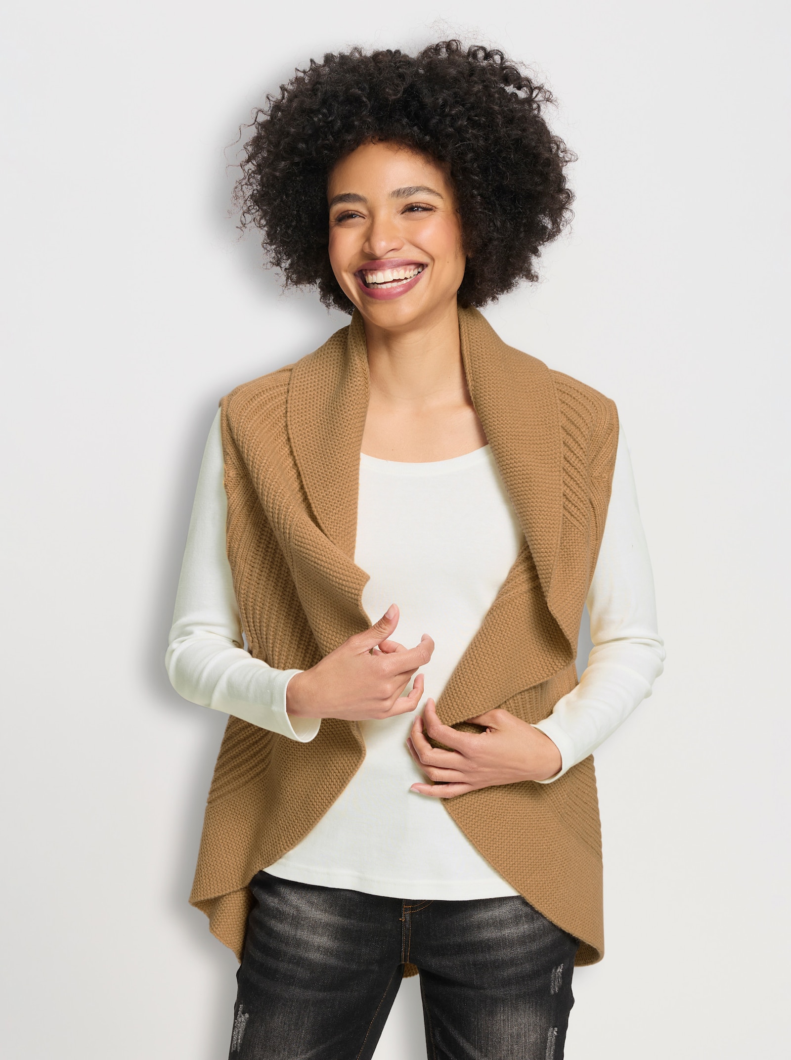 heine Strickjacke mit Ajourmuster - camel