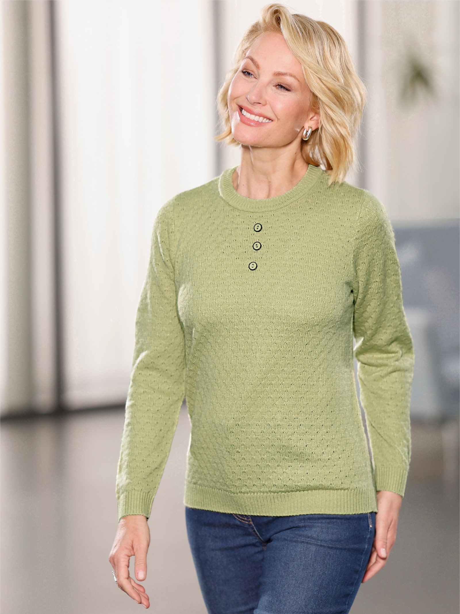 Strickpullover mit Zierknöpfen - lindgrün