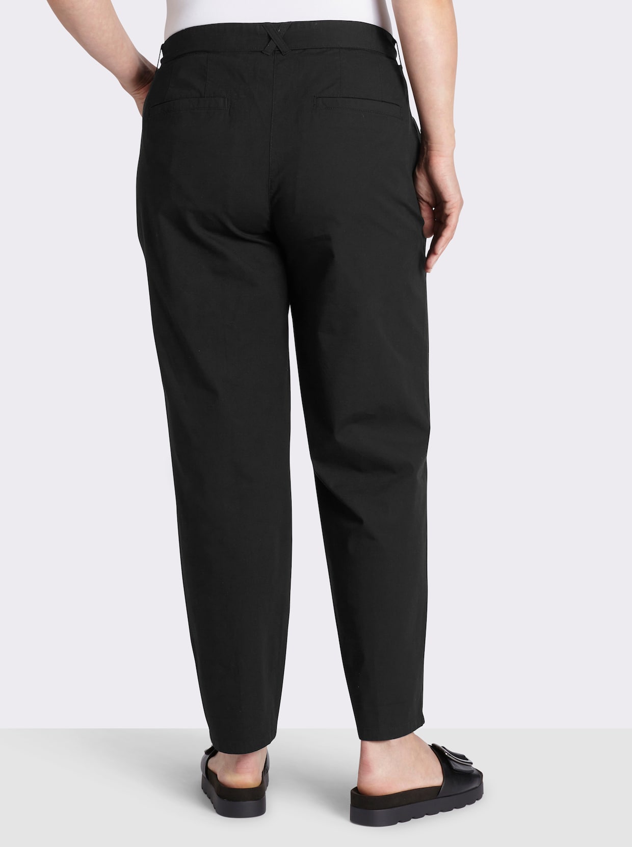 sheego Chinohose mit Gürtel - schwarz