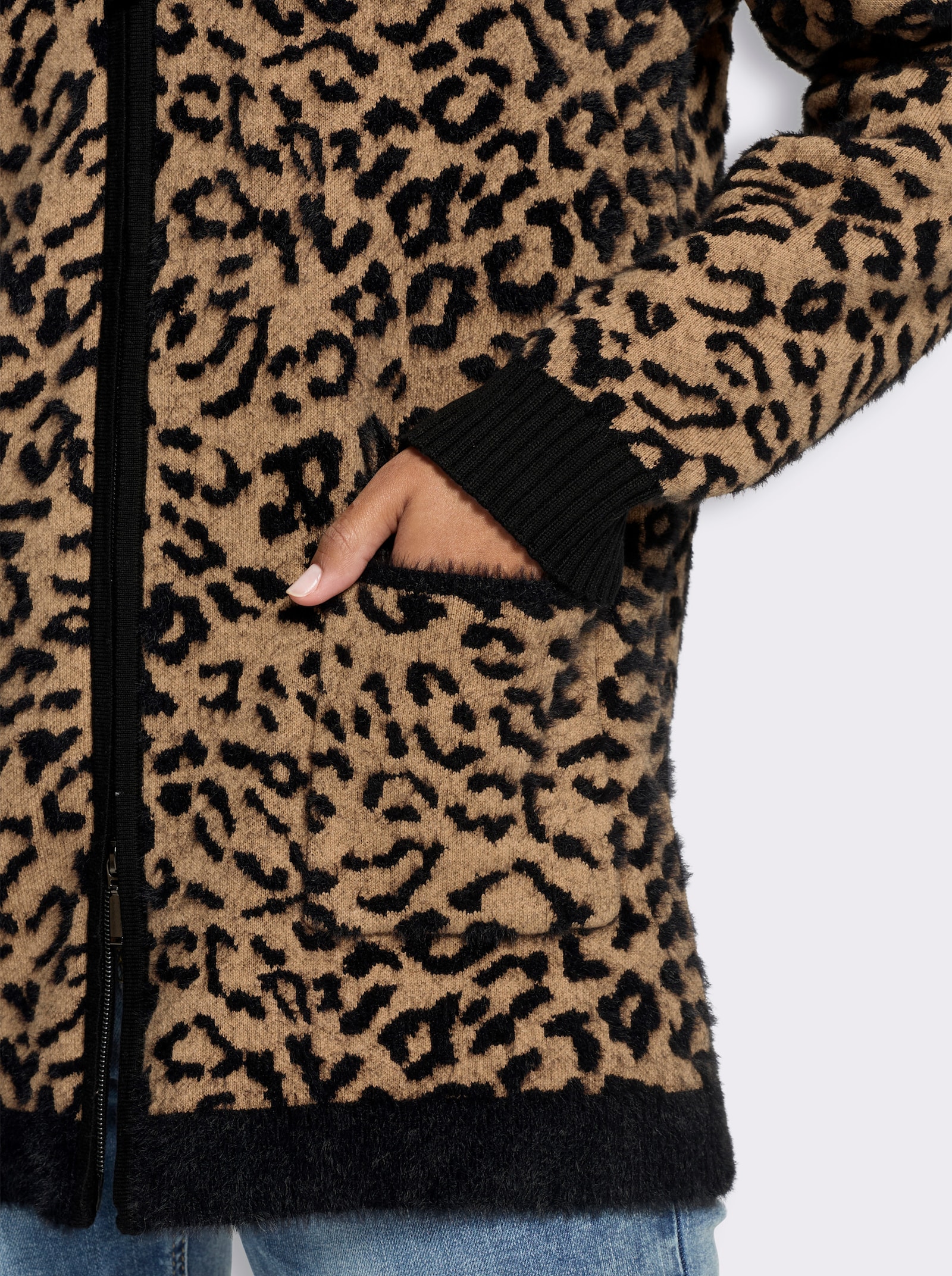 heine Strickjacke mit Animal-Dessin - camel-schwarz-gemustert