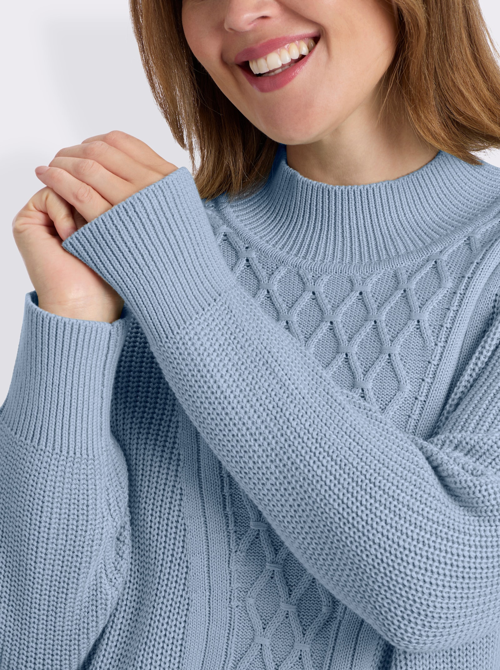 Stehkragenpullover mit Rautenmuster - eisblau