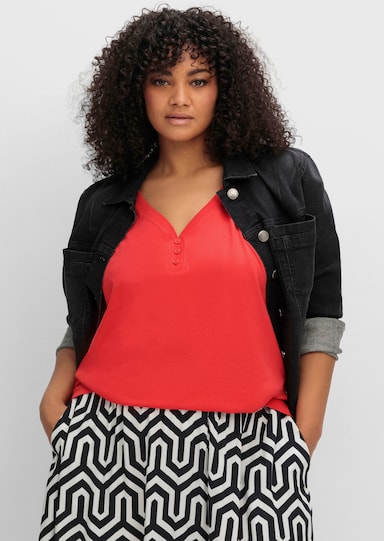 sheego Tanktop mit V-Ausschnitt und Zierknopfleiste - rot