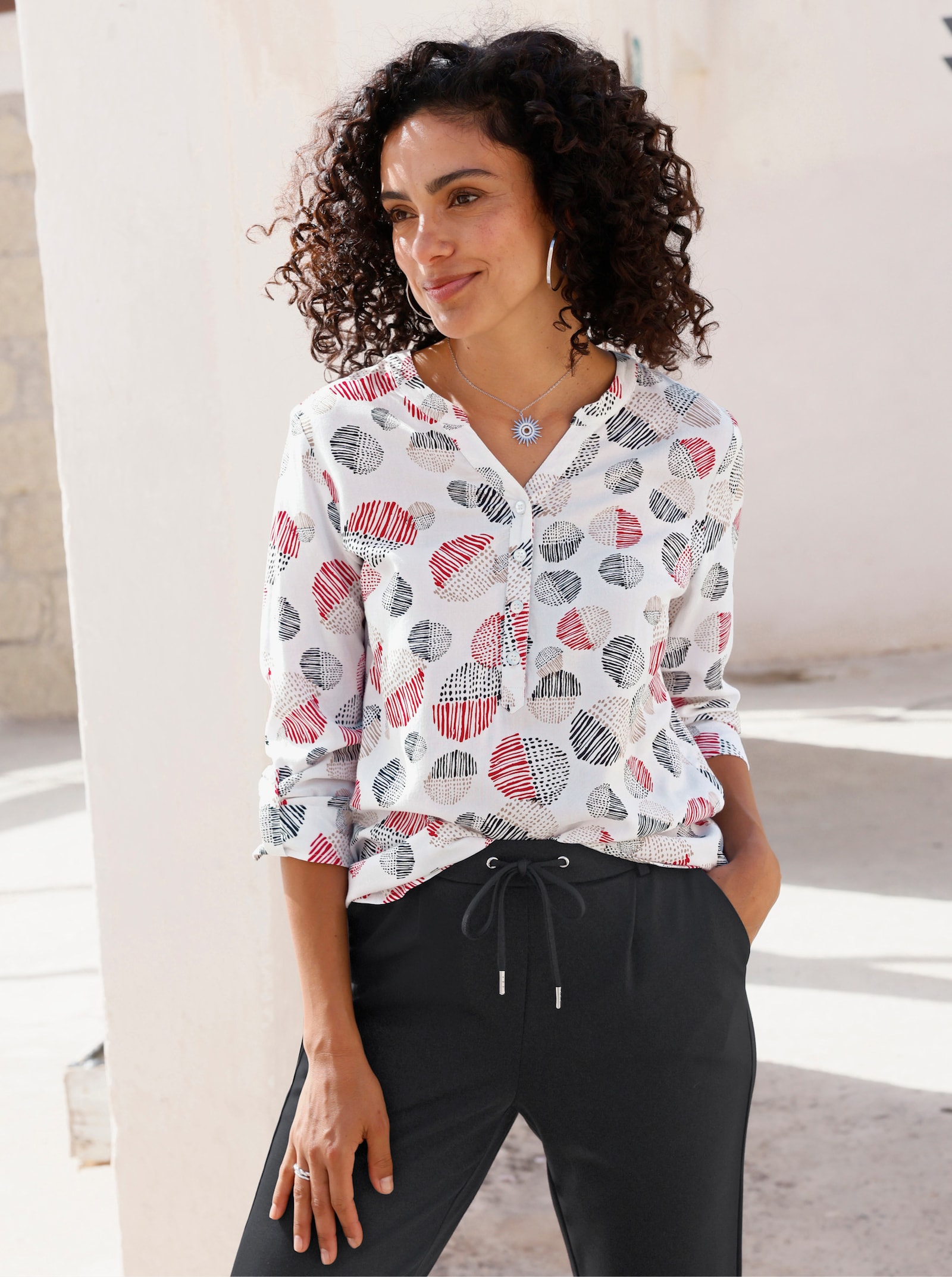 Druckbluse mit Krempel-Ärmel - rot-ecru-bedruckt