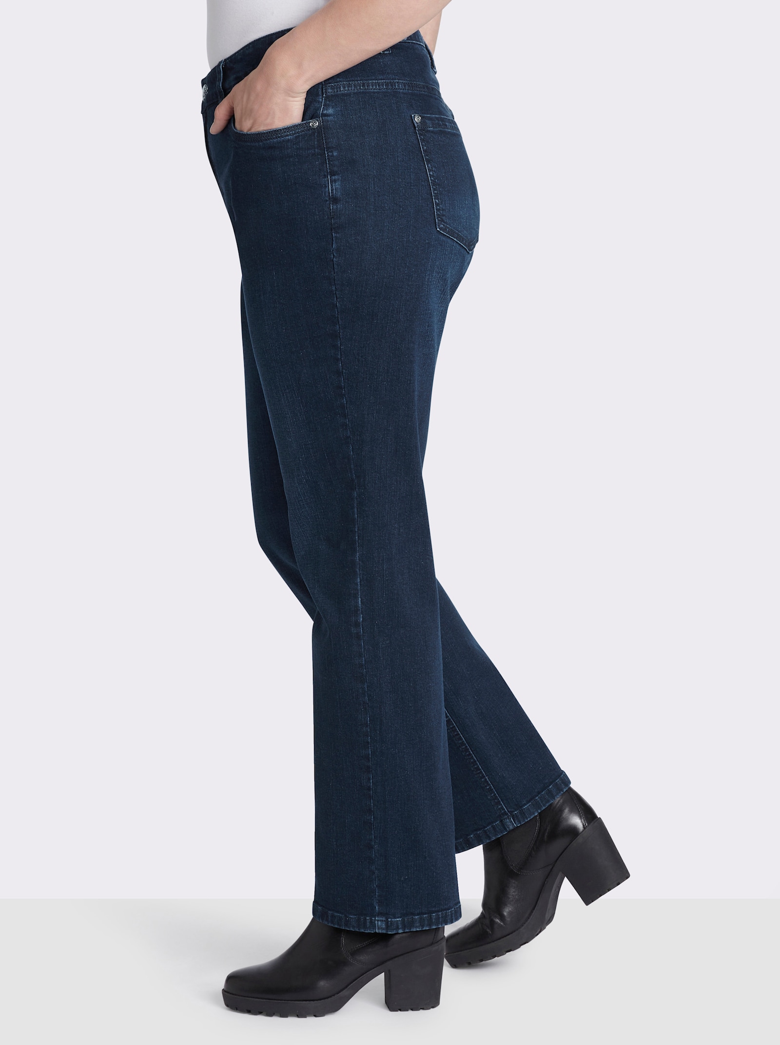 sheego Gerade Jeans mit Deko-Knopf und Riegel am Bund - dark blue