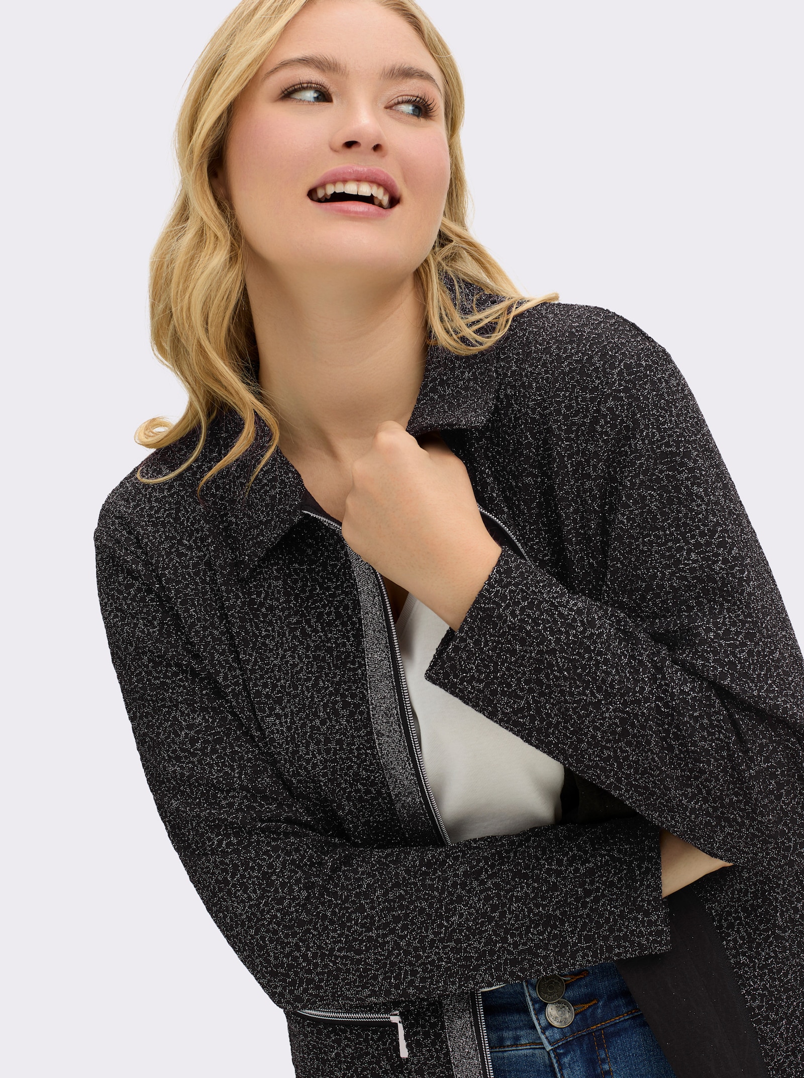 sheego Shirtjacke mit Glanzgarn-Details - schwarz-gemustert