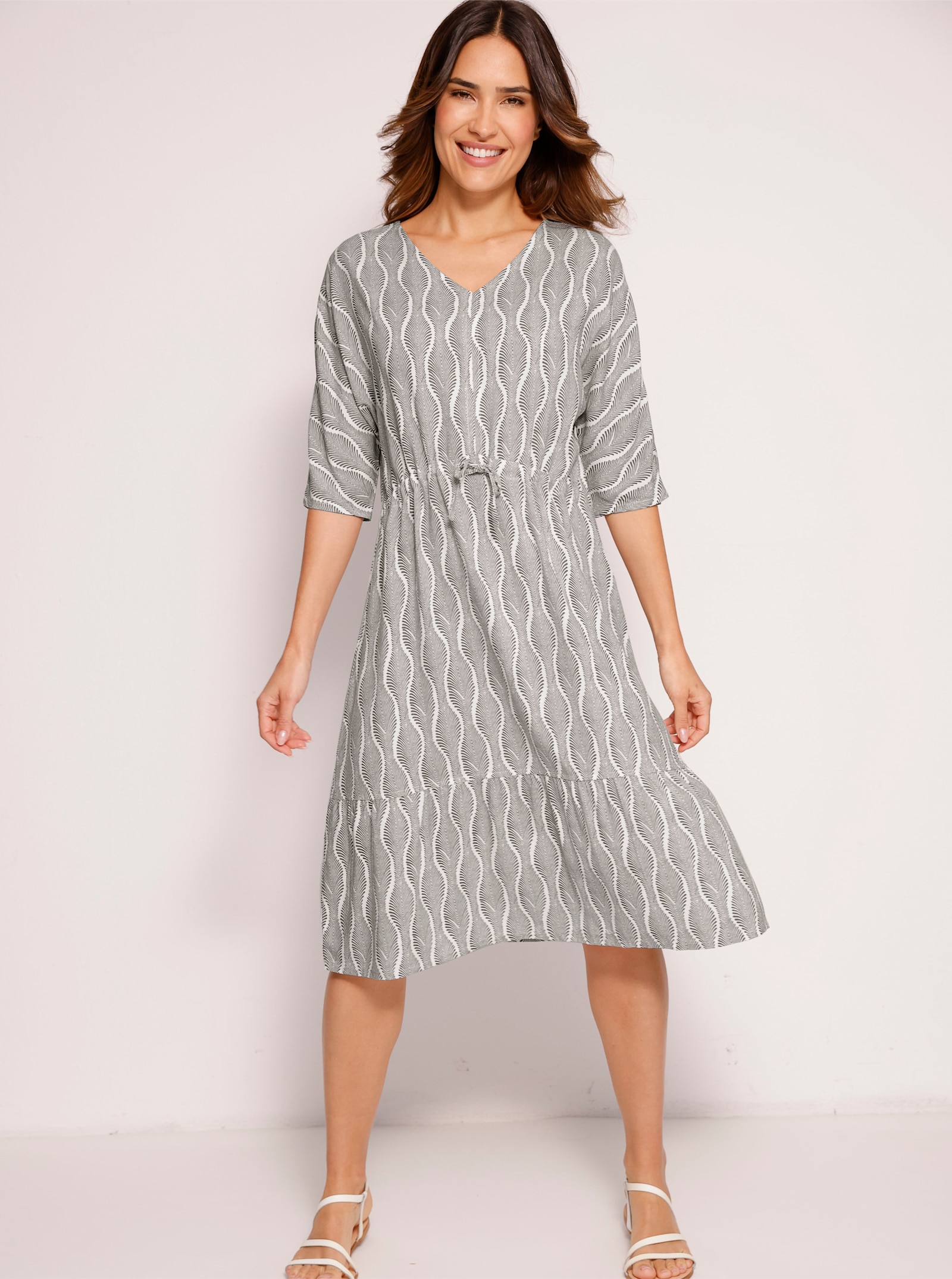 Sommerkleid mit Fledermaus-Ärmeln - ecru-anthrazit-bedruckt