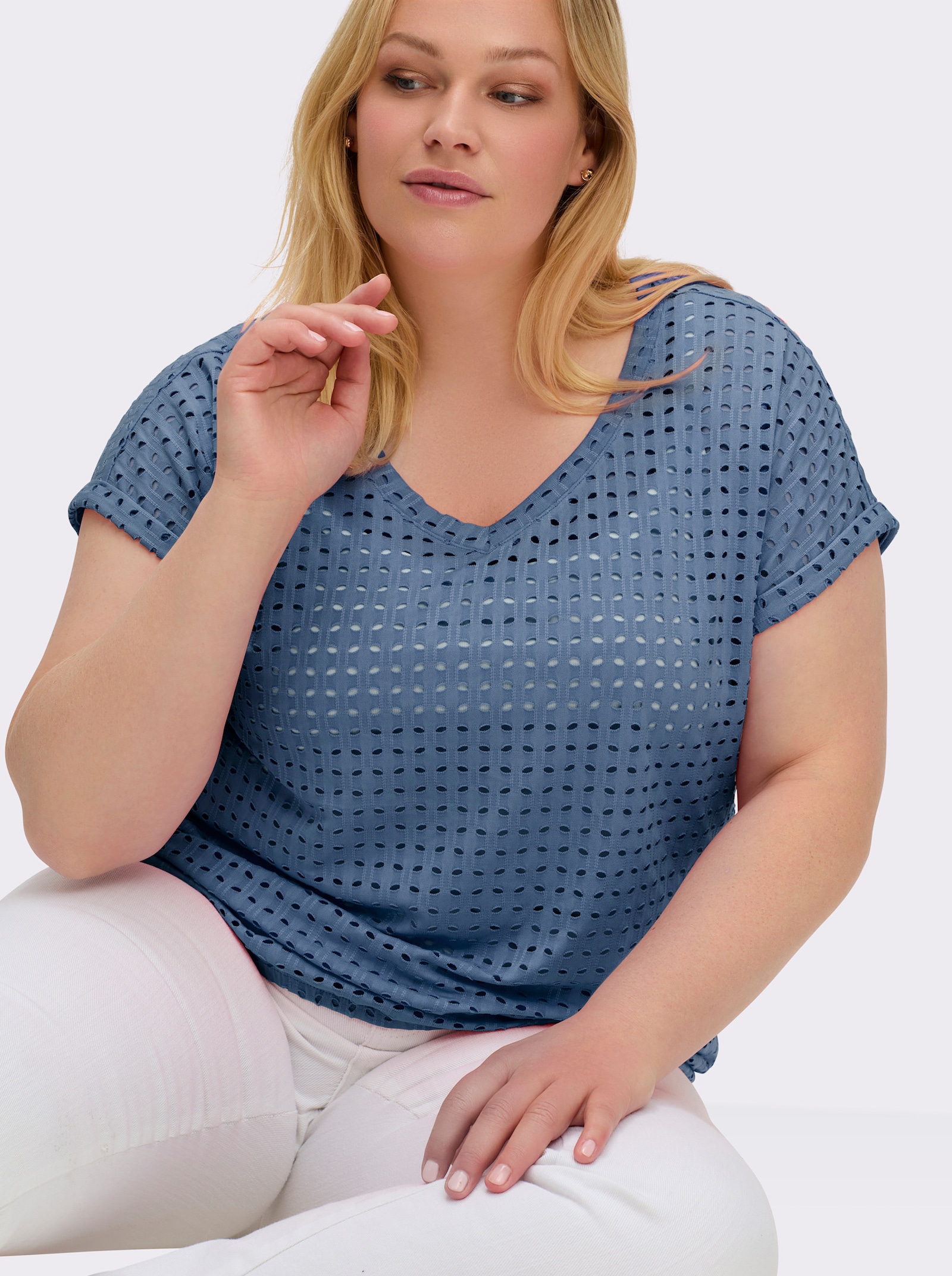 Kurzarmshirt mit Lochmuster - jeansblau