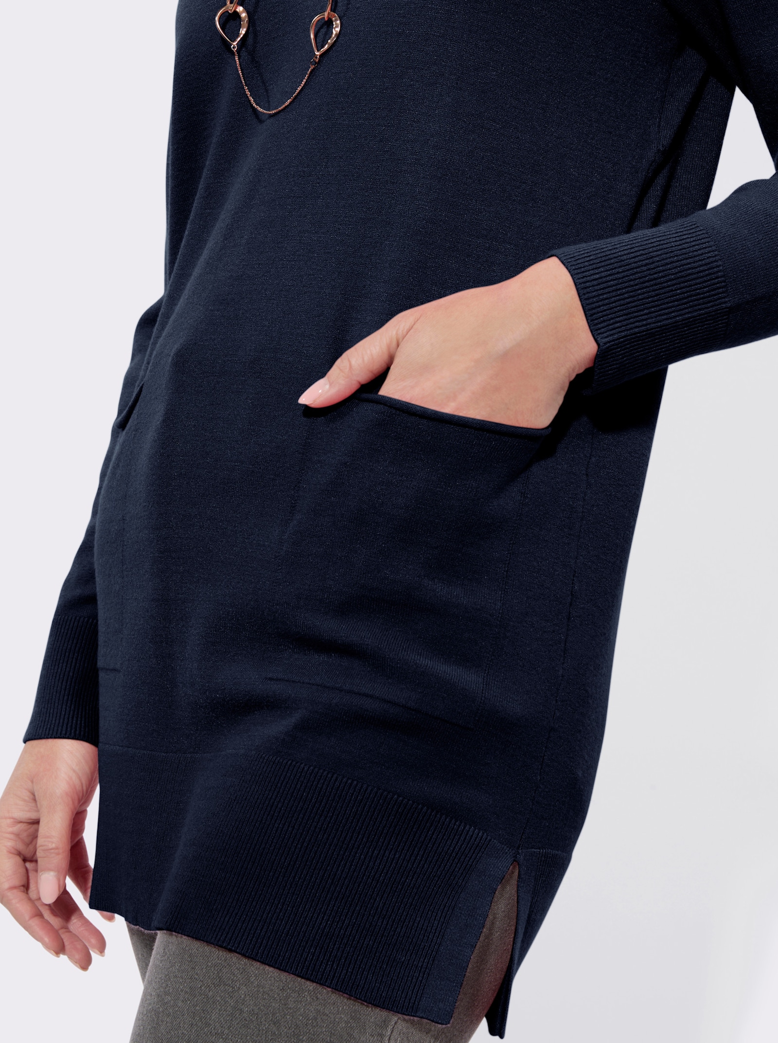 Longpullover mit V-Ausschnitt - marine