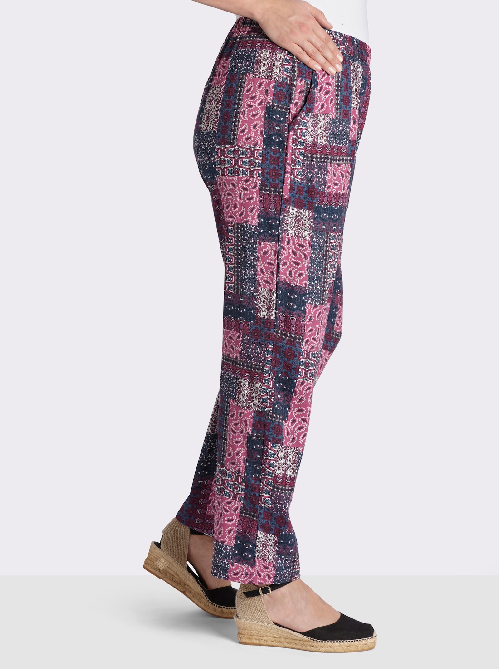 Schlupfhose mit Patch-Druck - erika-jeansblau-bedruckt