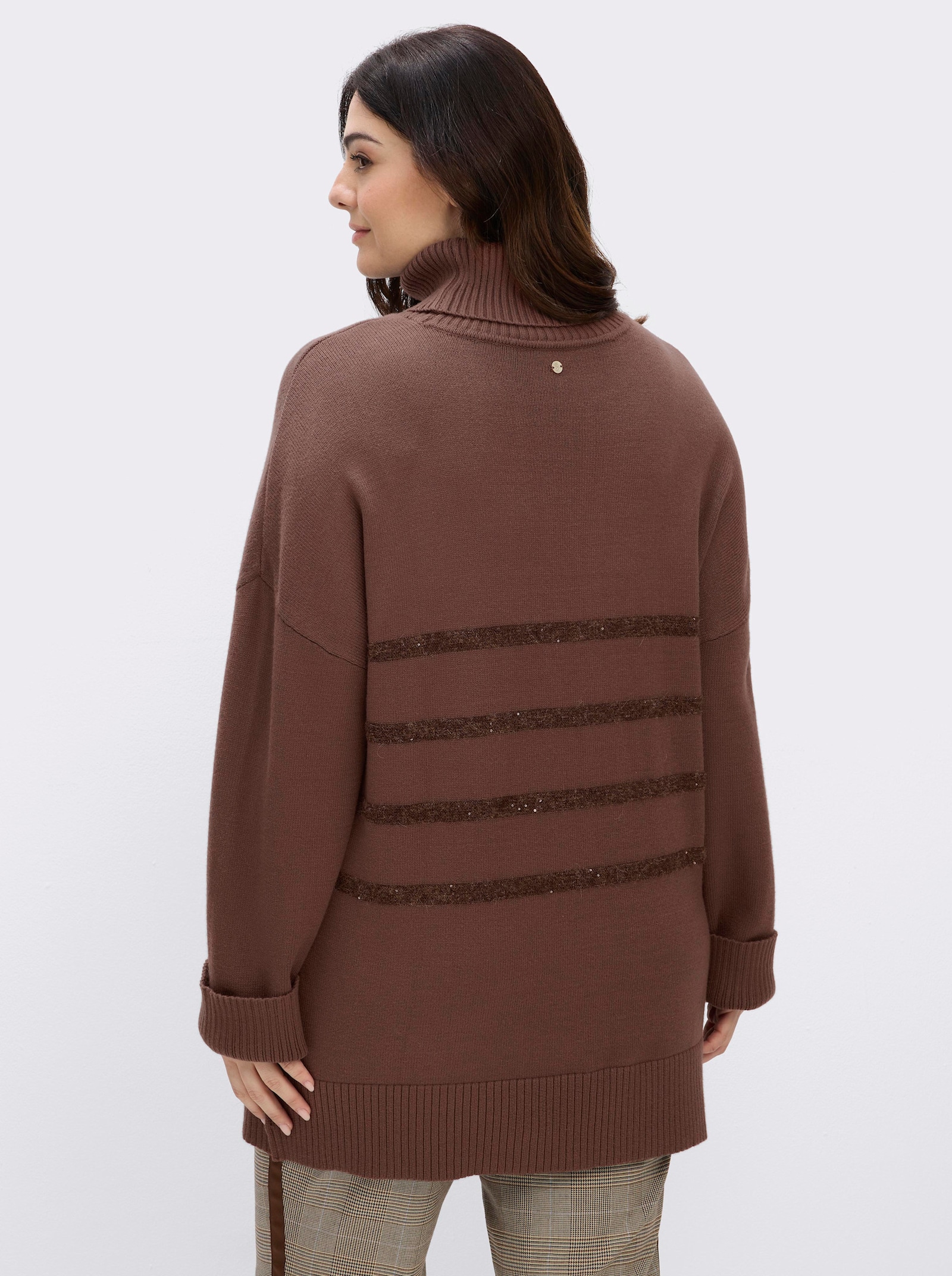 sheego Rollkragenpullover mit Pailletten-Streifen - schoko