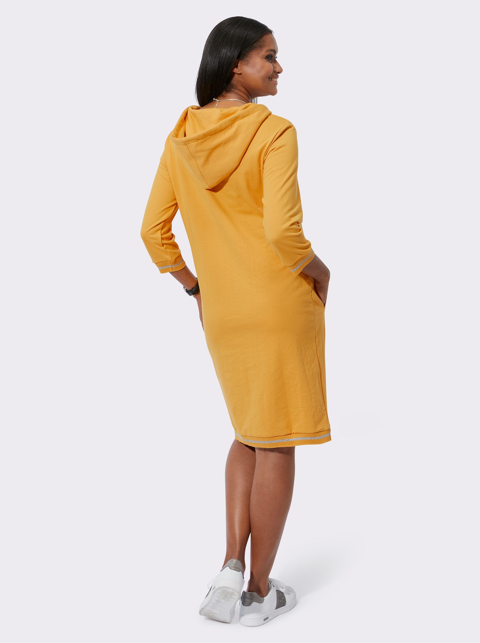 Jerseykleid mit glänzendem Druck - ocker