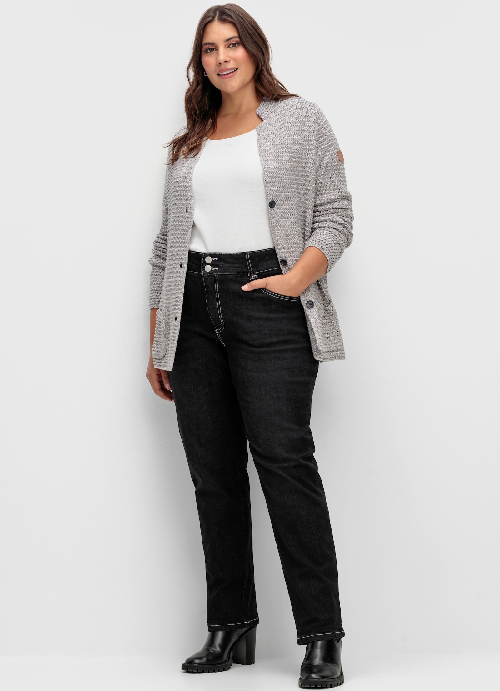 Jeans mit Nieten an den Taschen - black-denim