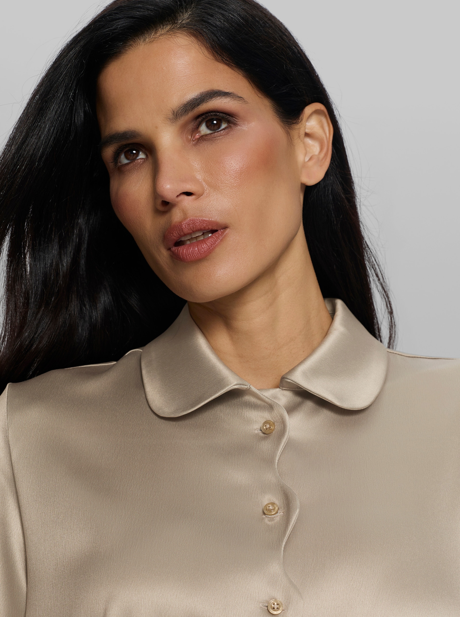 heine Longbluse im edlen Glanz - sand