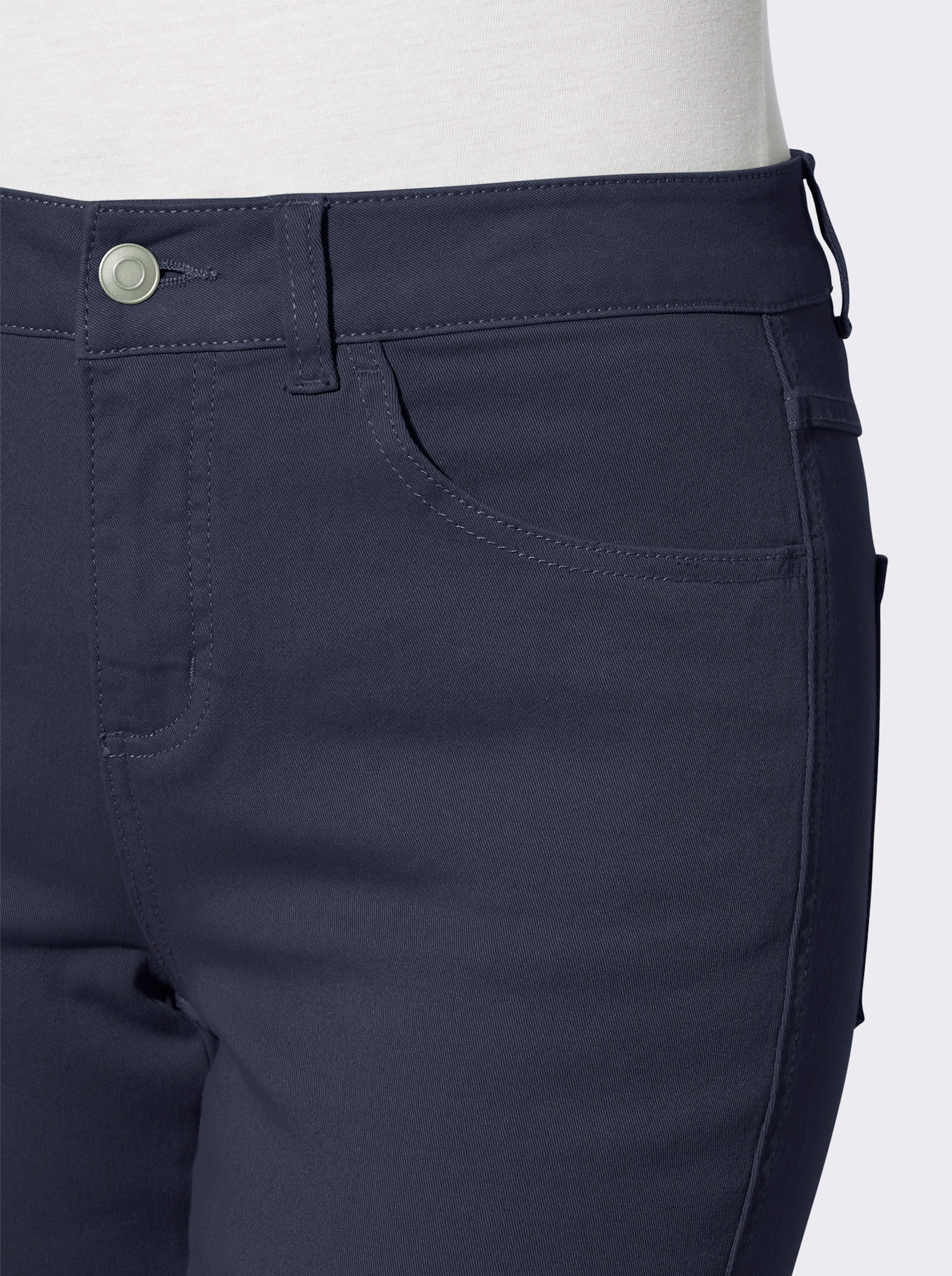 Röhrenjeans in Twill-Qualität - marine